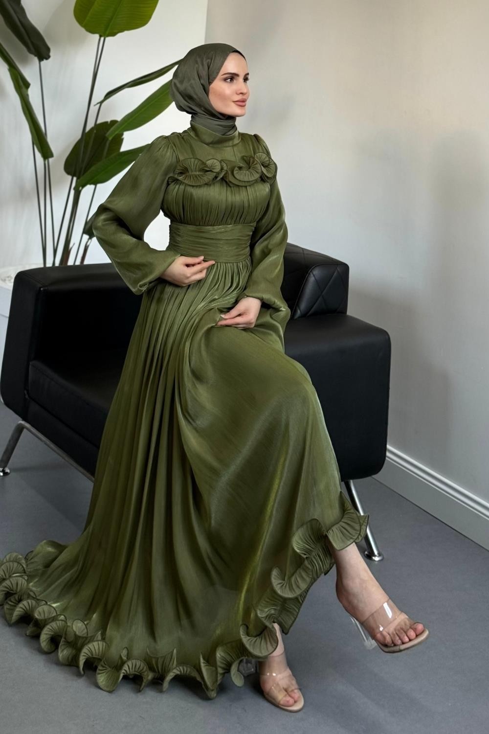 Maryam Altı Ve Göğüs Kısmı Fırfırlı Janjan Abiye Haki