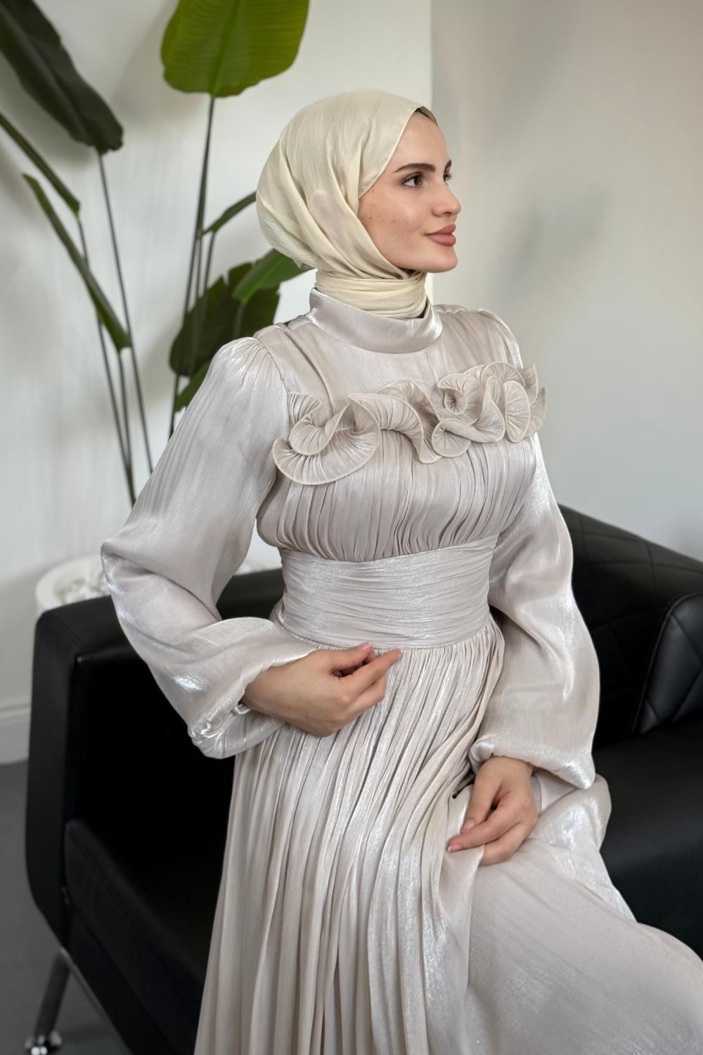 Maryam Altı Ve Göğüs Kısmı Fırfırlı Janjan Abiye Taş