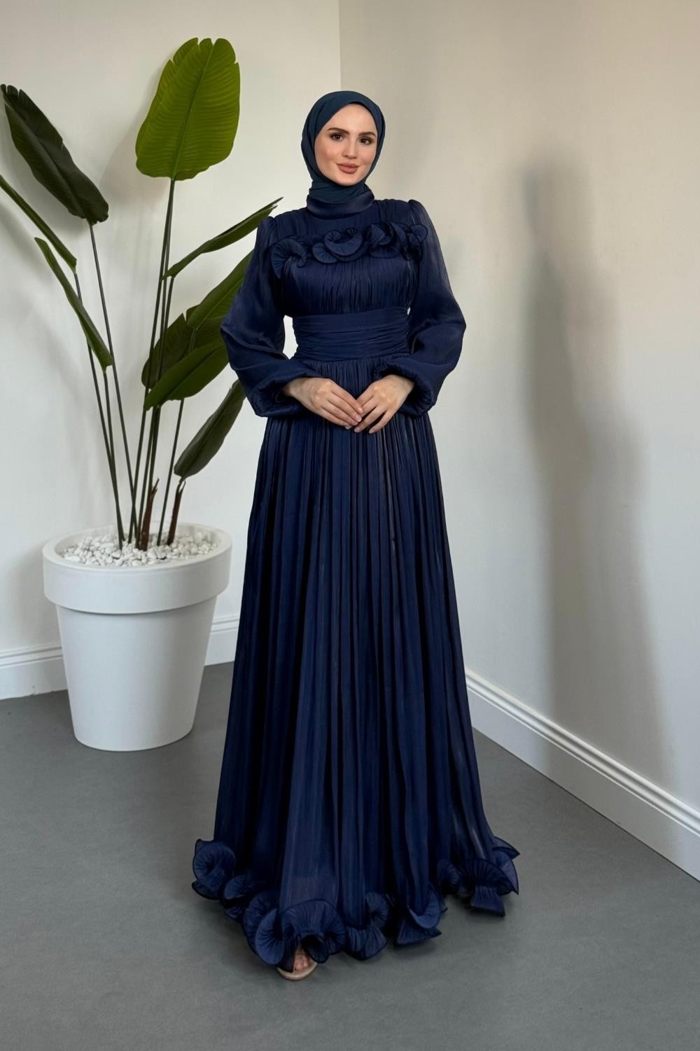 Maryam Altı Ve Göğüs Kısmı Fırfırlı Janjan Abiye Lacivert