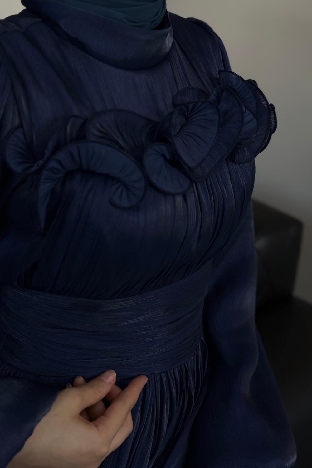 Maryam Altı Ve Göğüs Kısmı Fırfırlı Janjan Abiye Lacivert