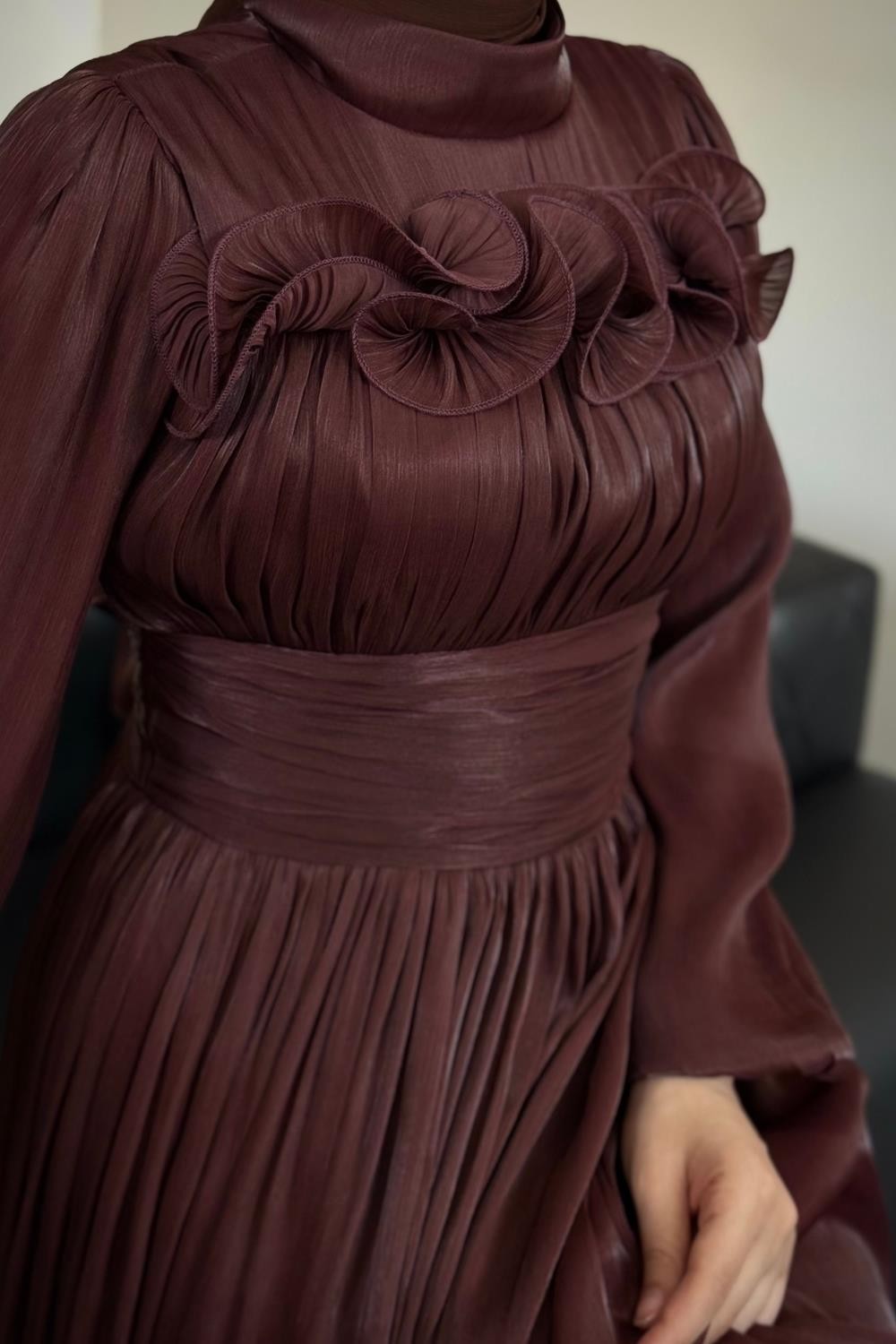 Maryam Altı Ve Göğüs Kısmı Fırfırlı Janjan Abiye Çikolata Kahve