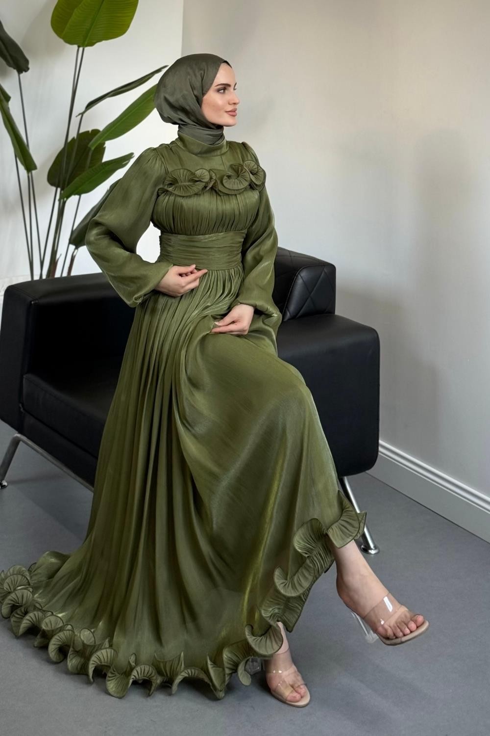 Maryam Altı Ve Göğüs Kısmı Fırfırlı Janjan Abiye Haki