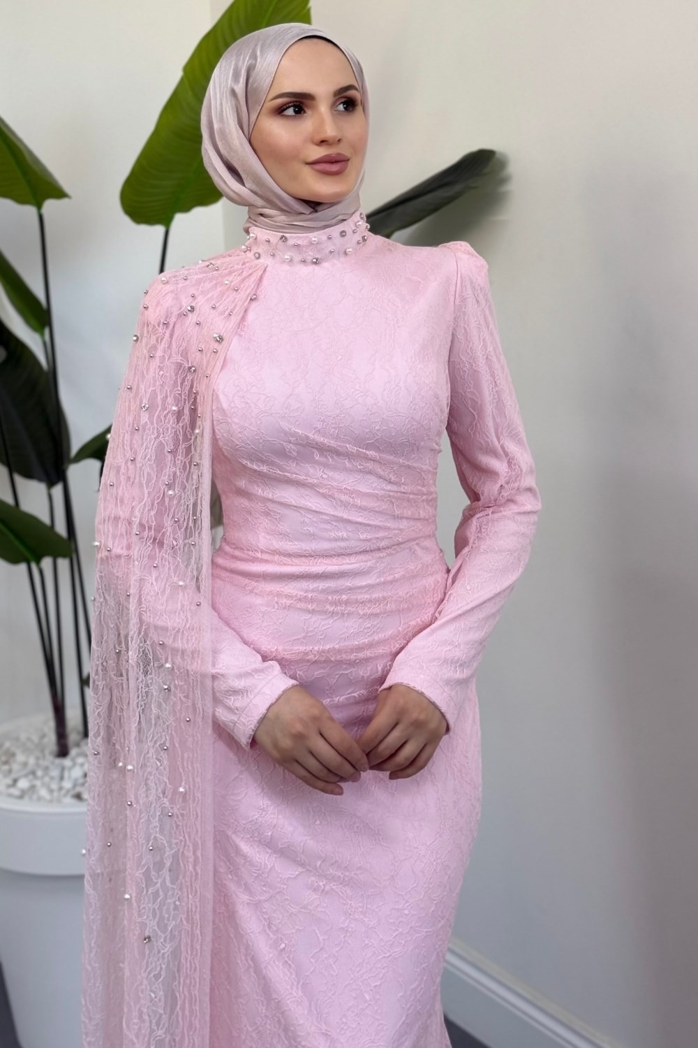Moryna Yandan Pelerinli Taşlı Dantel Abiye Şeker Pembesi