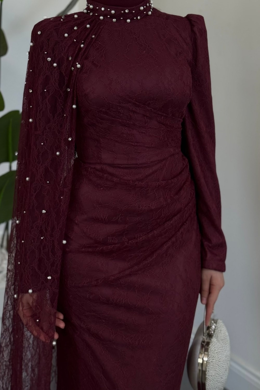 Moryna Yandan Pelerinli Taşlı Dantel Abiye Mürdüm