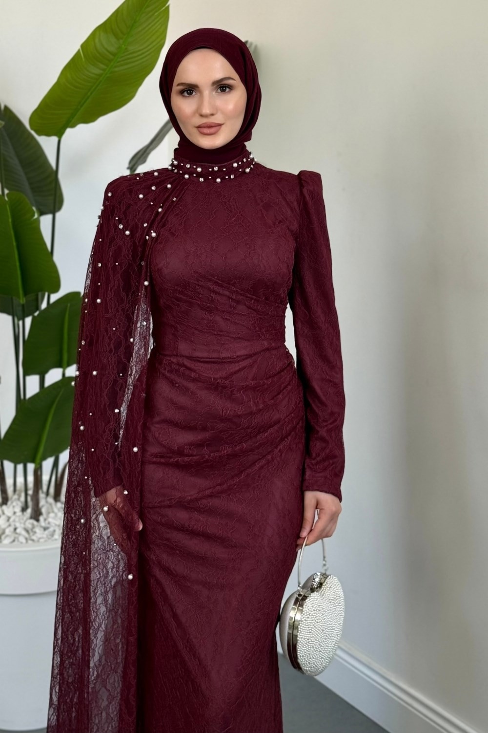 Moryna Yandan Pelerinli Taşlı Dantel Abiye Mürdüm