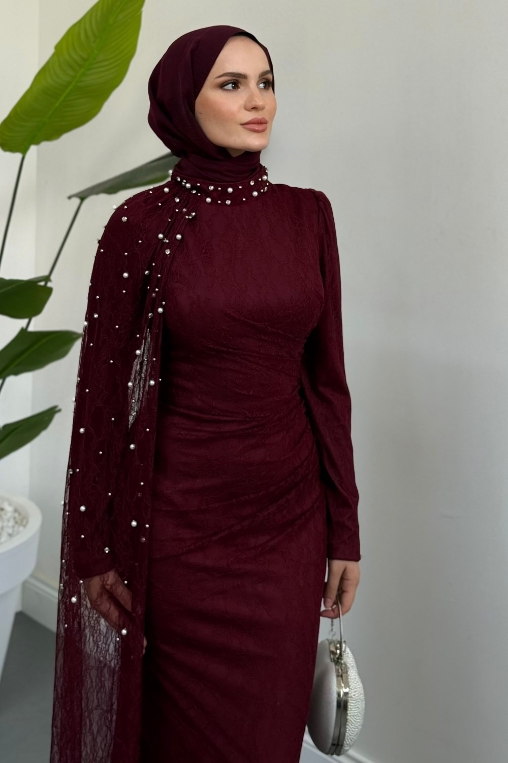 Moryna Yandan Pelerinli Taşlı Dantel Abiye Bordo