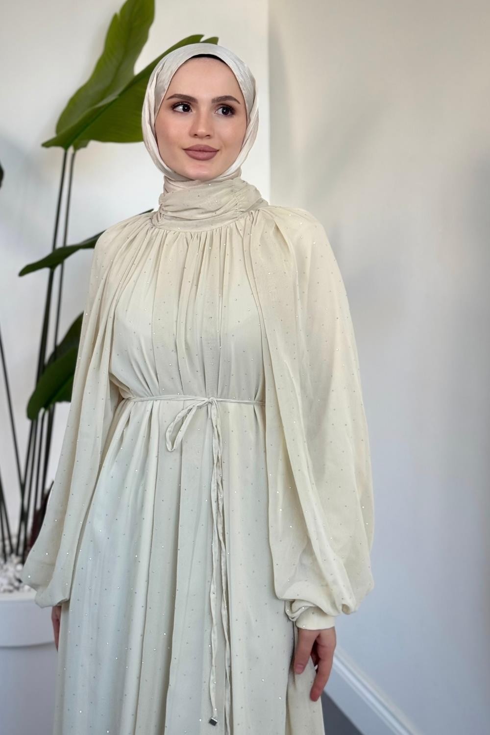 Niloufar Hakim Yaka Taşlı Şifon Abiye Krem