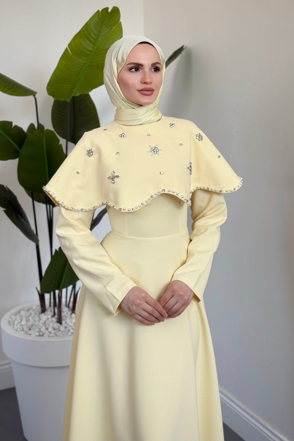 Olena Seyyar Pelerinli Abiye Butter Yellow