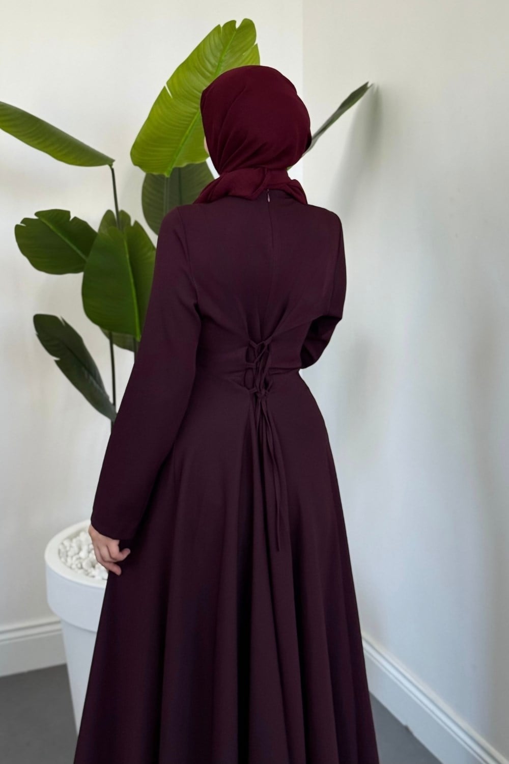 Olena Seyyar Pelerinli Abiye Mürdüm