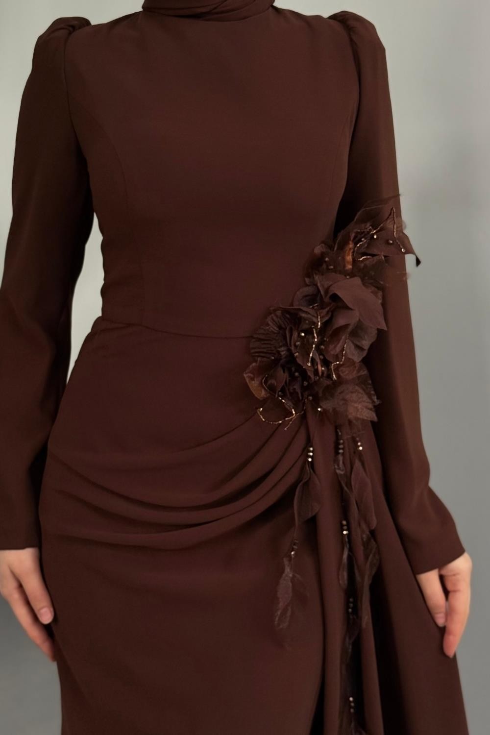 Ornella Yandan Tokalı Özel Tasarım Balık Abiye Kahverengi