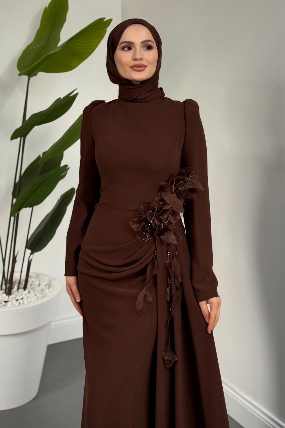 Ornella Yandan Tokalı Özel Tasarım Balık Abiye Kahverengi