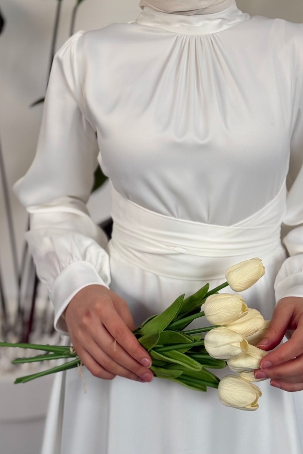 Ruby Grace Çapraz Saten Abiye Beyaz