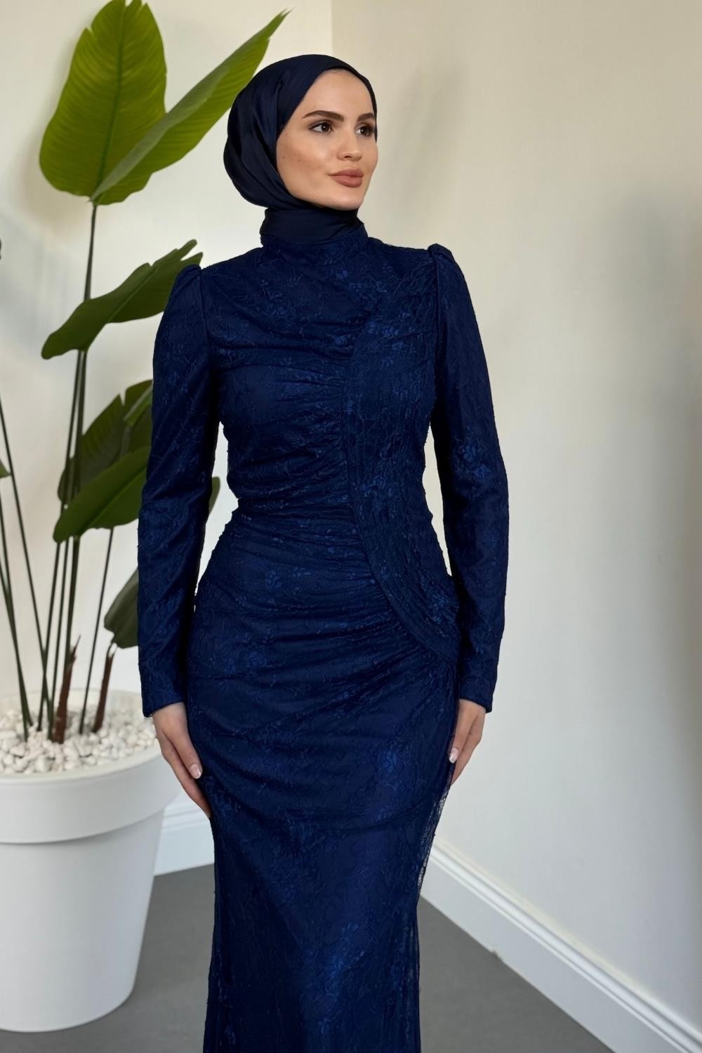 Sahra Dantel Kumaş Astarlı Balık Abiye Lacivert