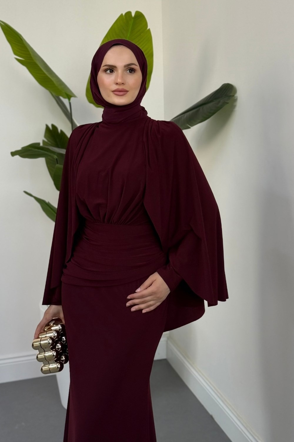 Scarlet Seyyar Kemerli Pelerinli Balık Abiye Vişne Çürüğü