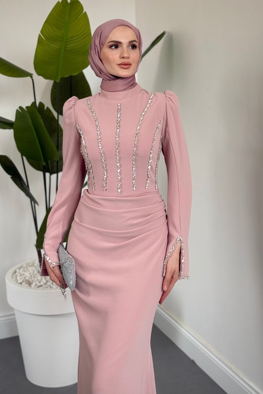 Shabira Taşlı Krep Balık Abiye Pudra