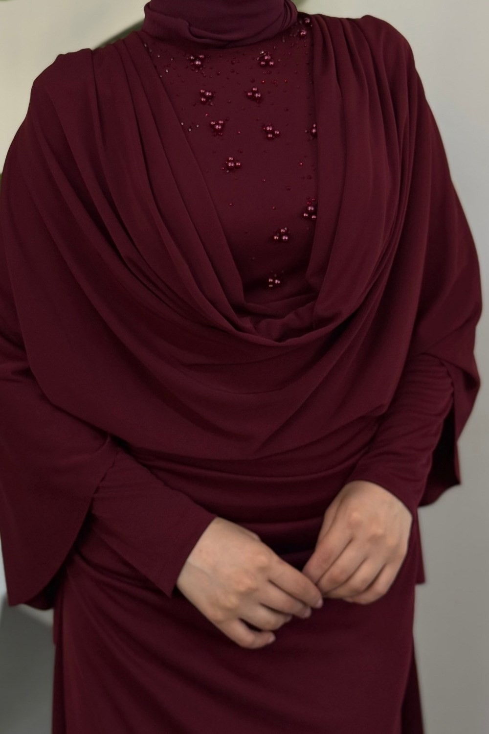 Velune Pelerinli Büzgülü Abiye Vişne Çürüğü