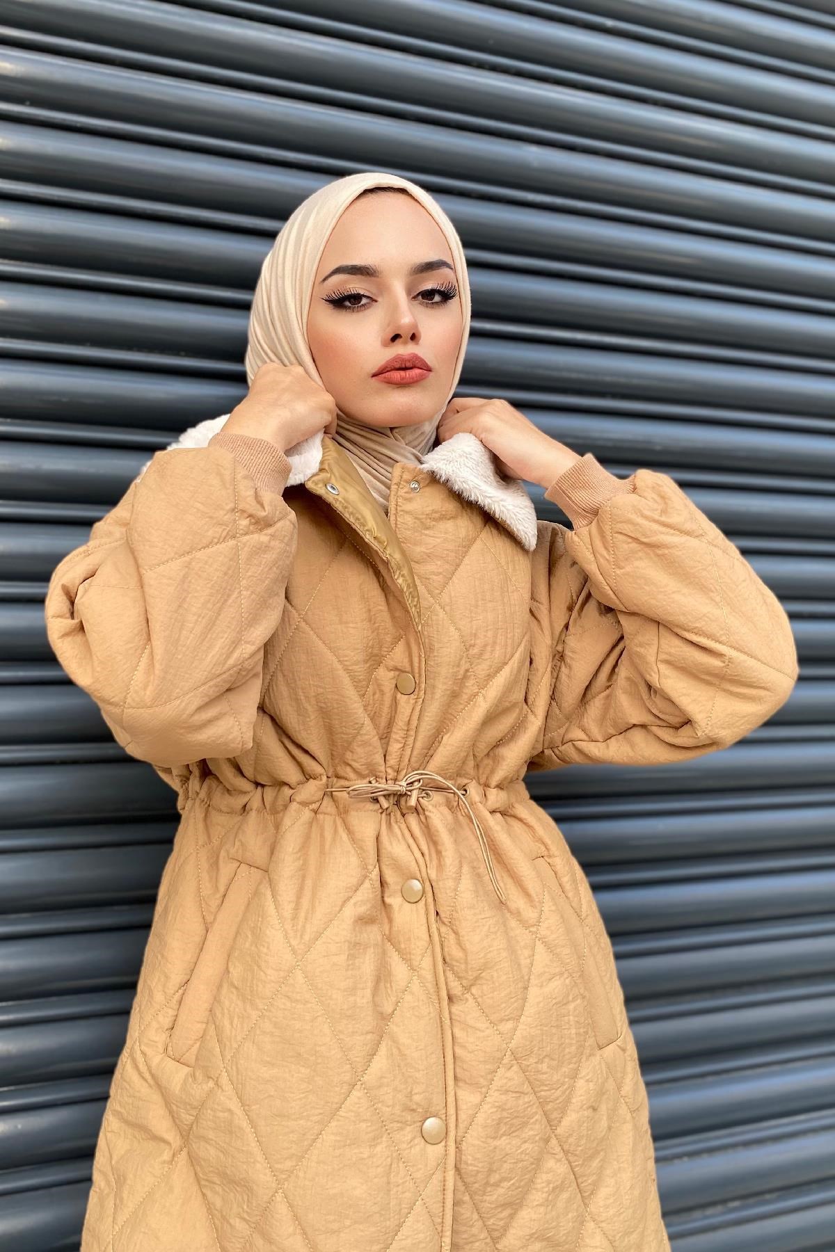 Yakası Kürklü Kapütone Mont SütlüKahve