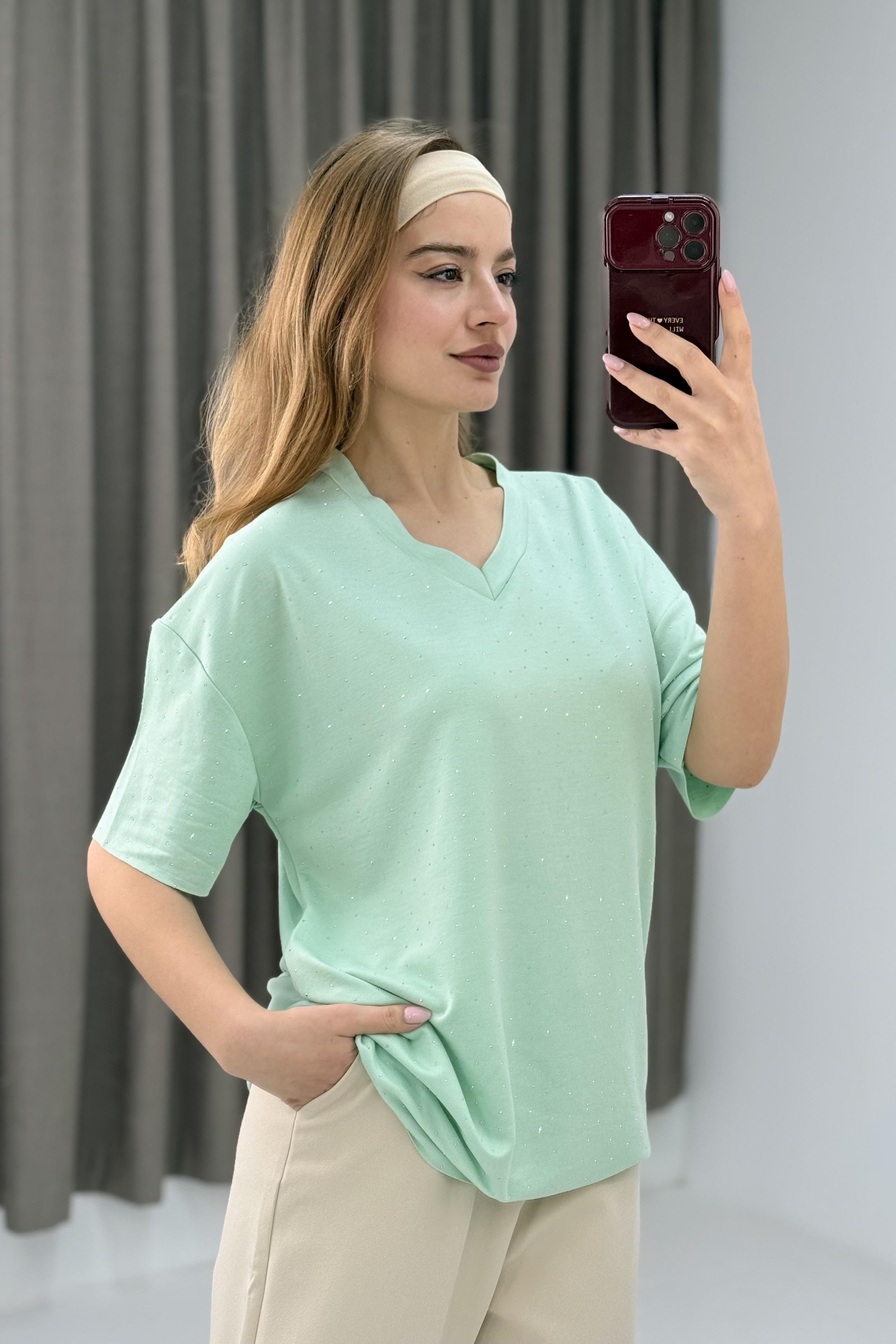 V Yaka Taşlı Yarım Kol T-shirt Su Yeşili