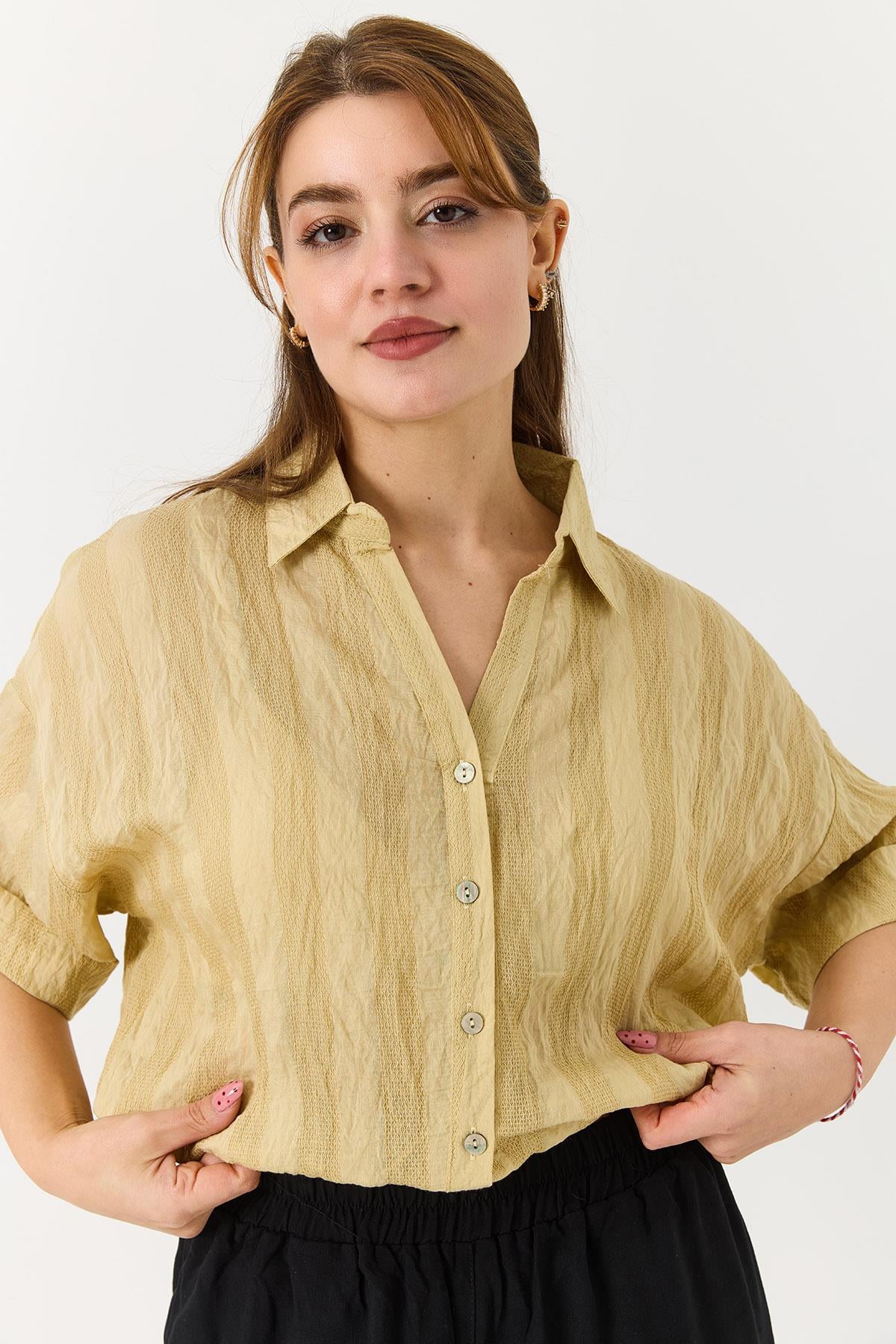 Kadın Beli Büzgülü Crop Bol Kesim Gömlek  Yağ Yeşili