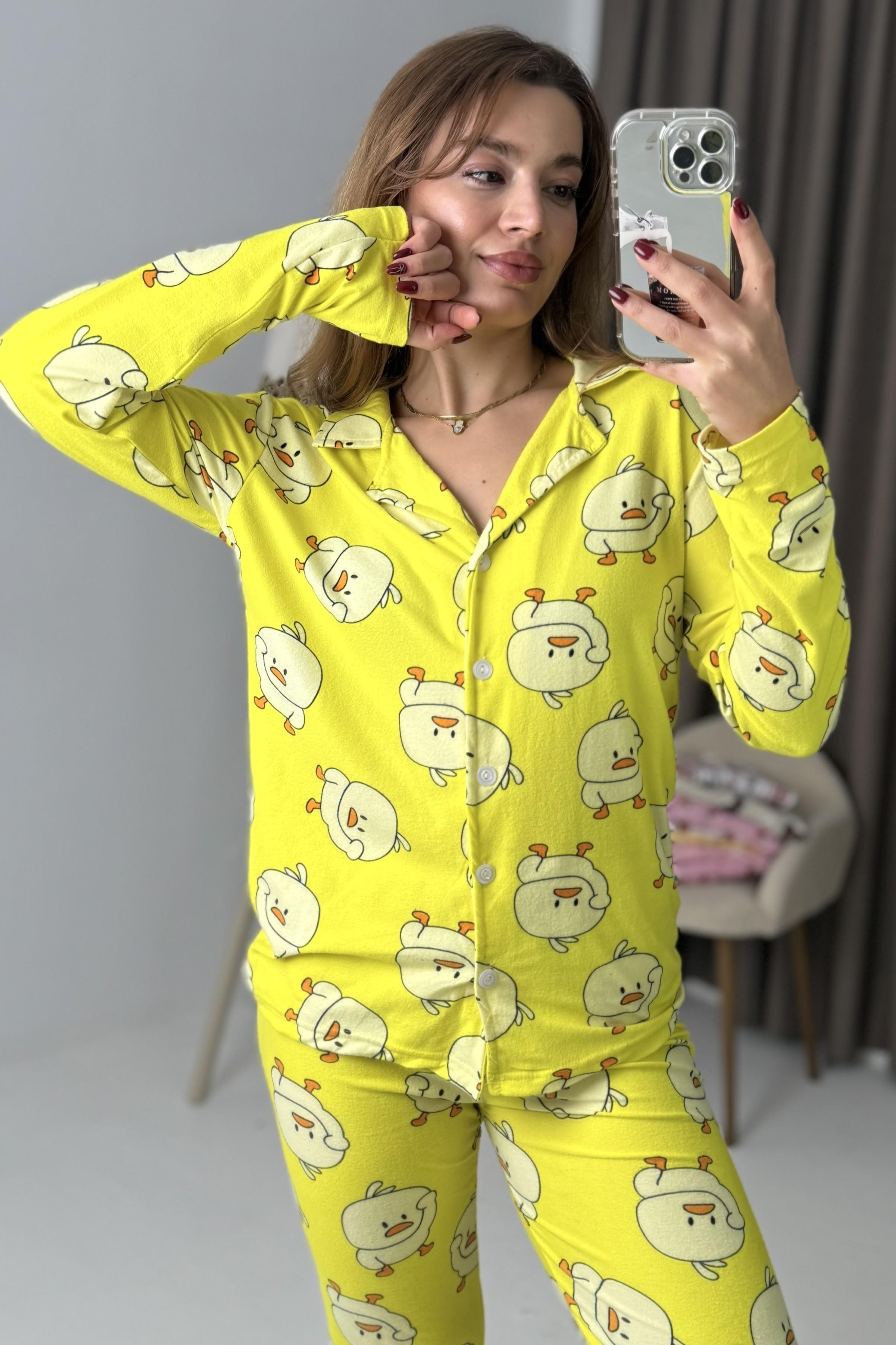 Sarı Civciv Desenli Düğmeli Polo Yaka Pamuklu Pijama Takımı