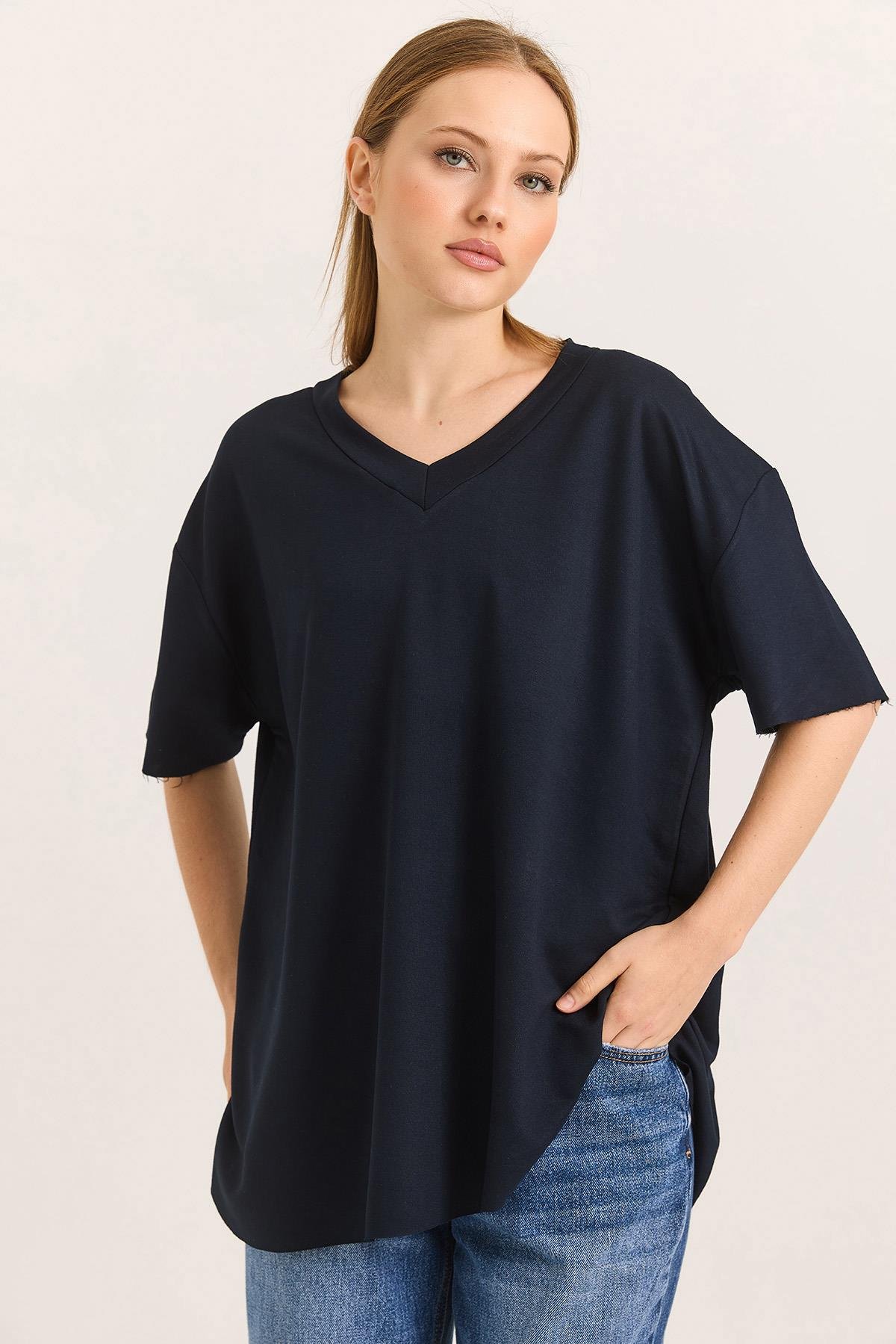 V Yaka Arkası Uzun Basic Tshirt Lacivert