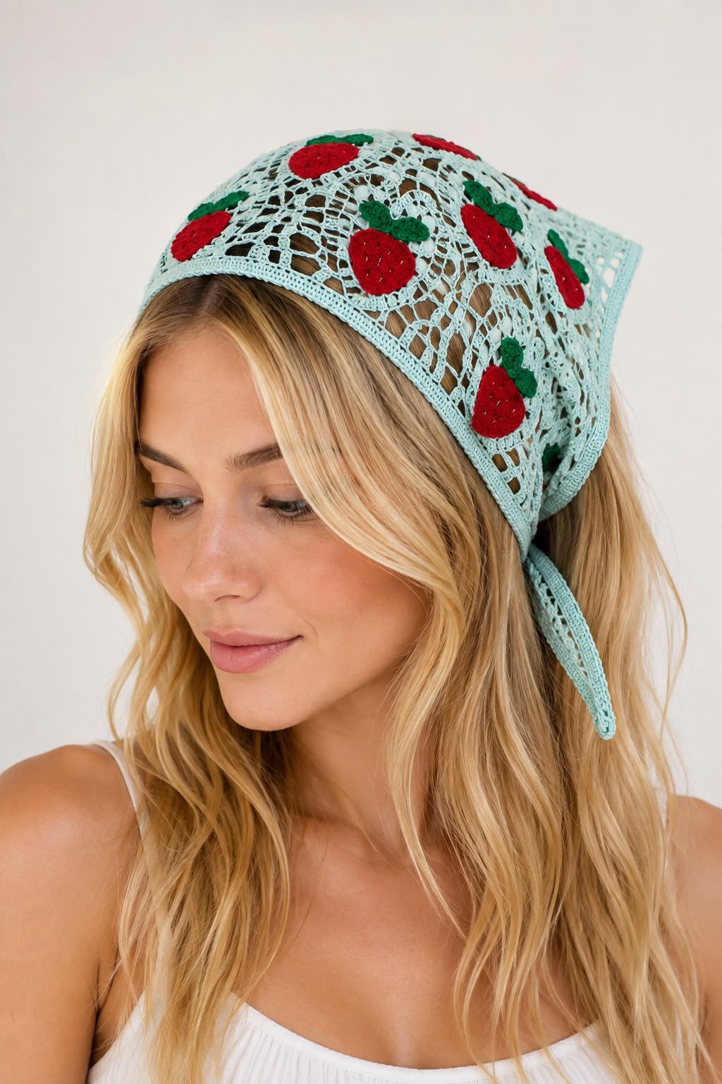 Kadın Çilek Desenli Örgü Bandana Yeşil