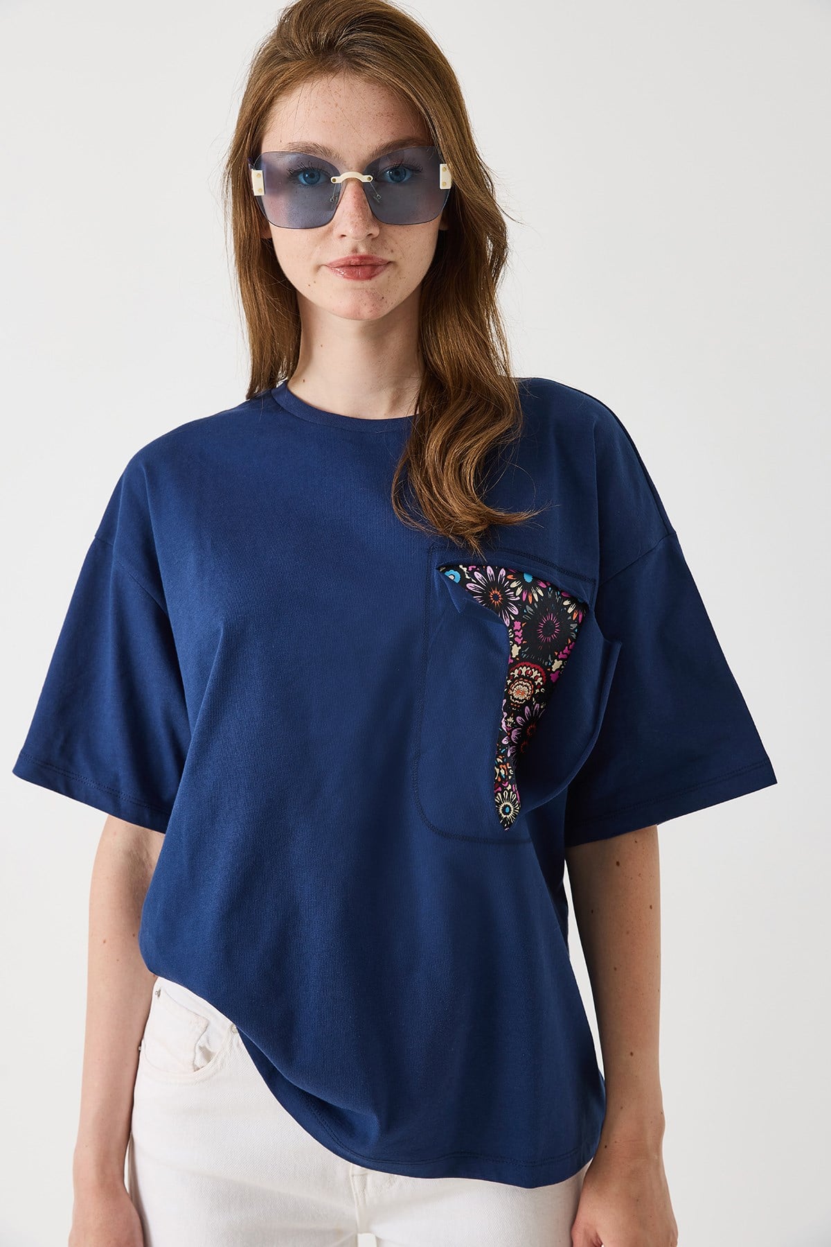 Kadın Cep Detaylı Rahat Kesim Tshirt Lacivert