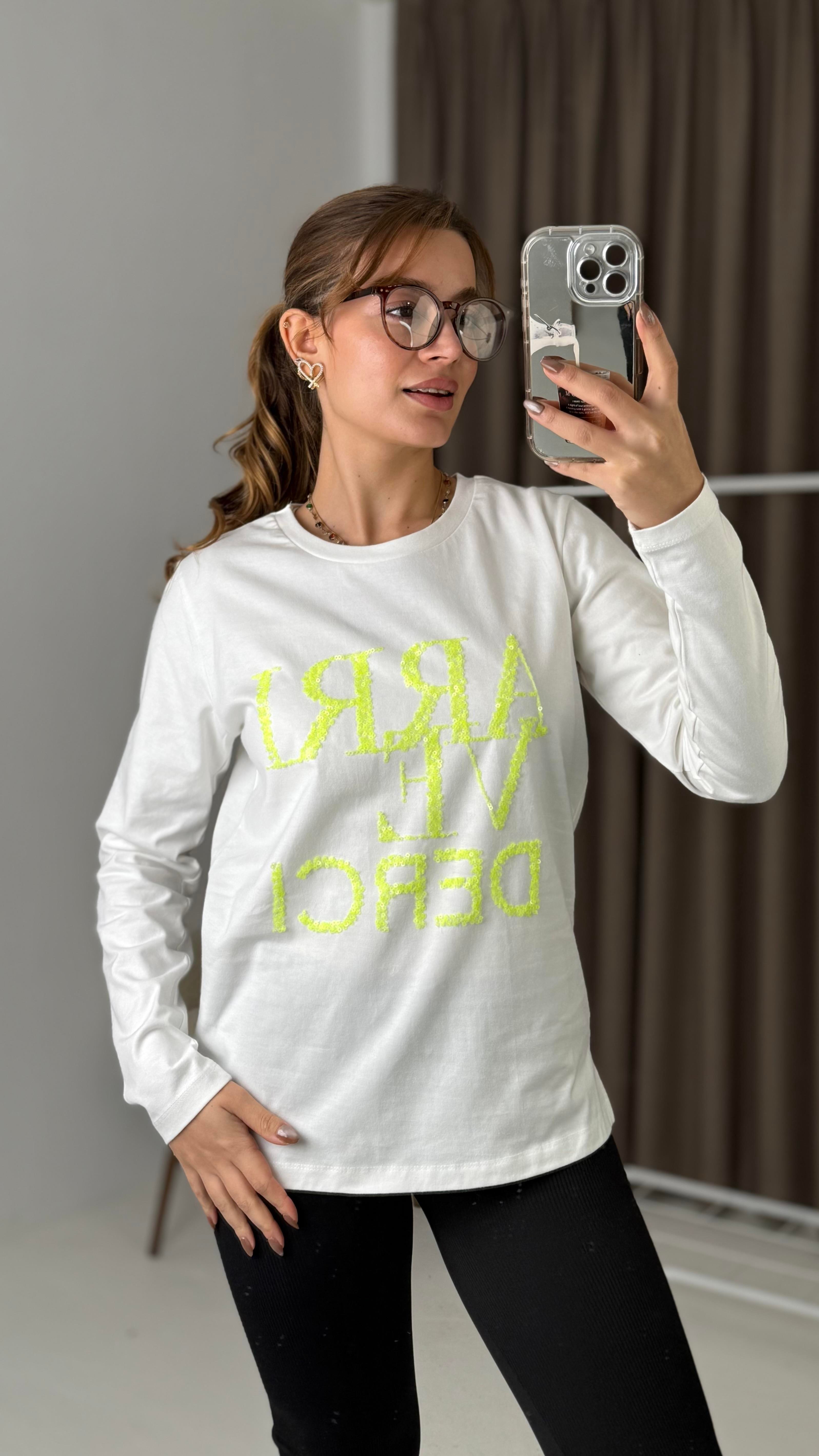 Kadın Beyaz Yazı Baskılı Uzun Kollu Tshirt