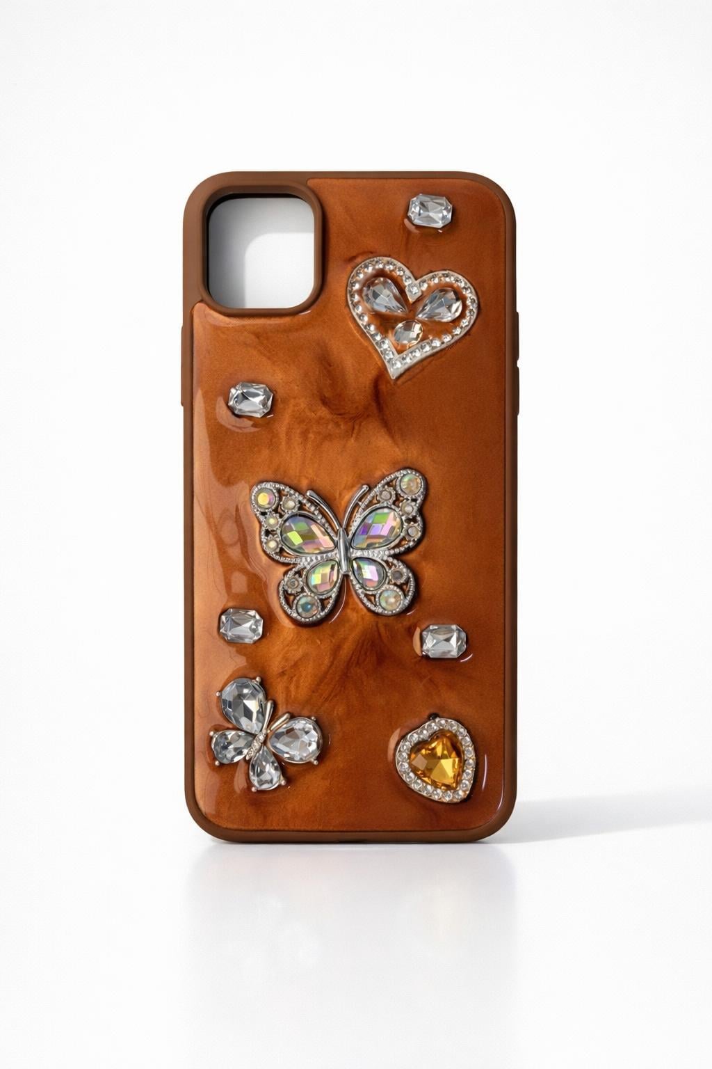 İphone 12 Pro Max Kelebek ve Kalp Kabartmalı Taşlı Kılıf Taba