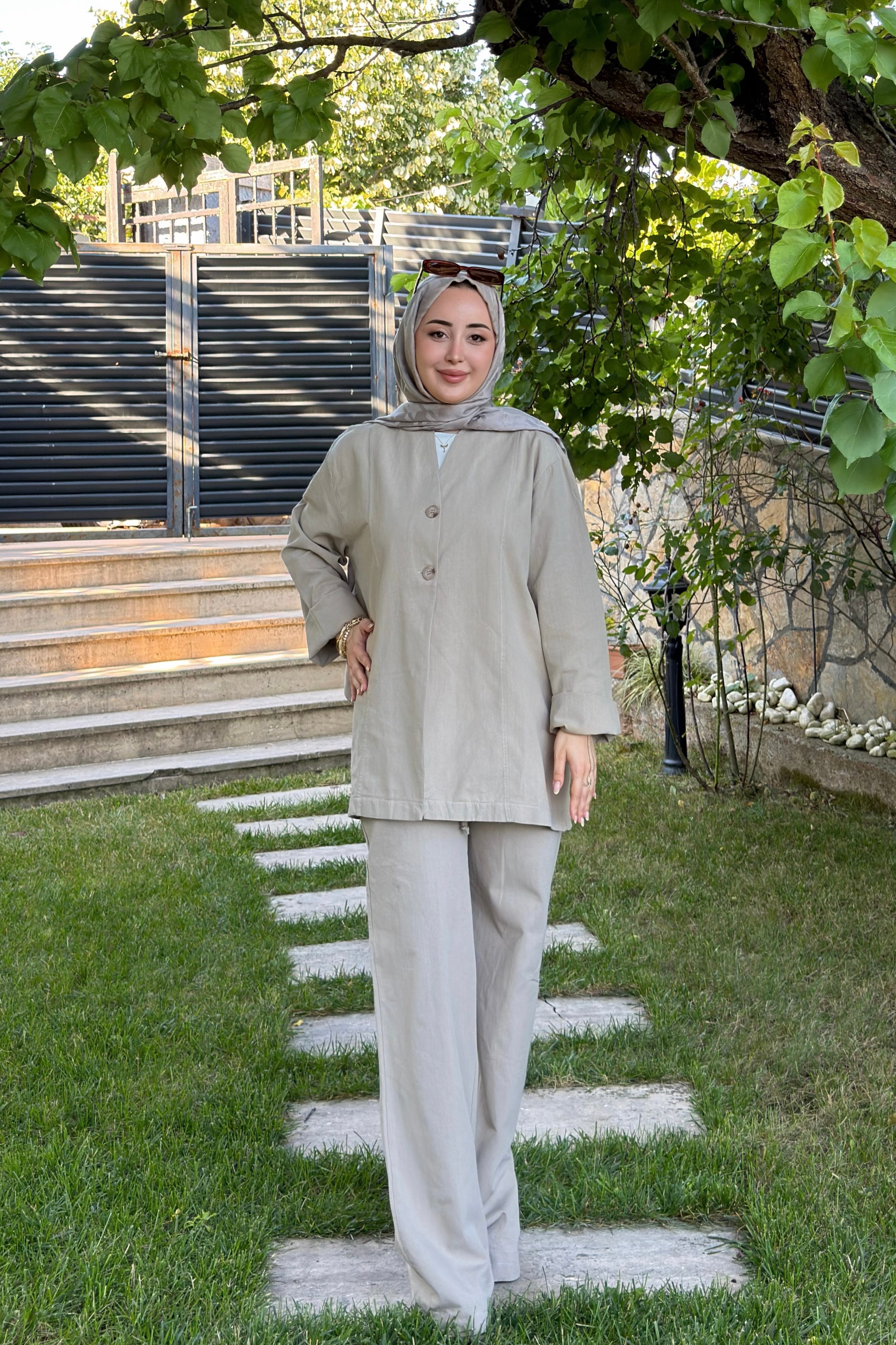 Kadın Çift Düğmeli İkili Takım Vizon