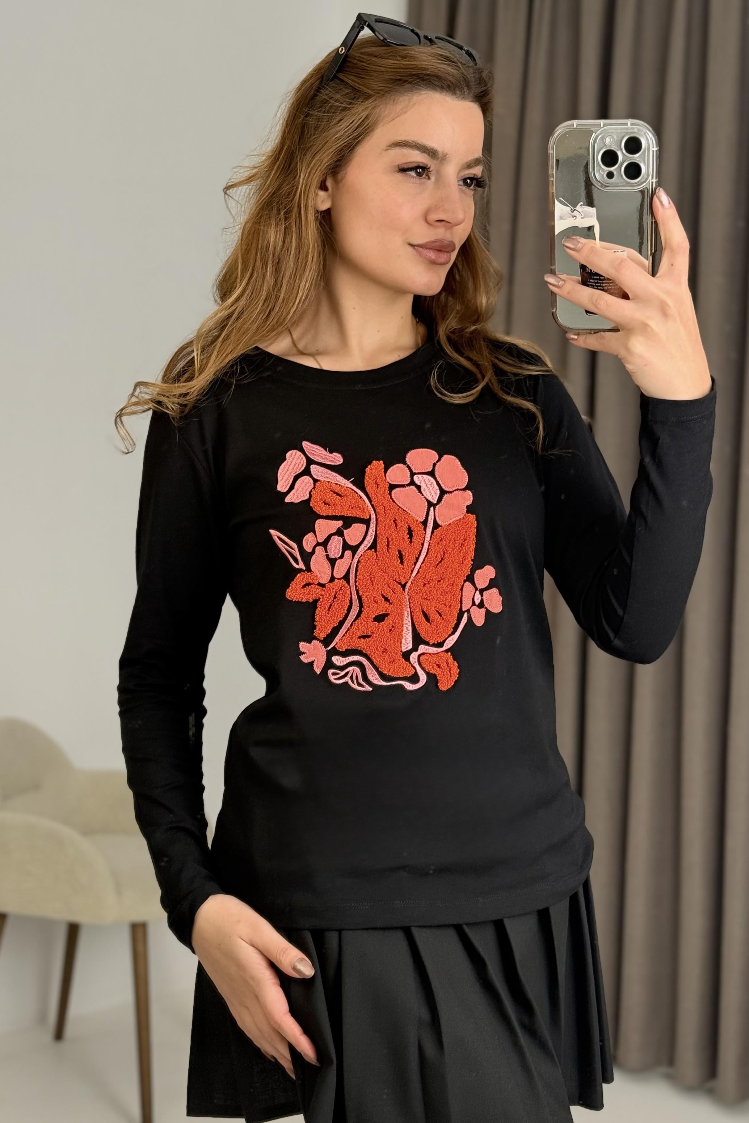 Kadın Siyah Turuncu Papatya Nakışlı  Baskılı Uzun Kollu Tshirt