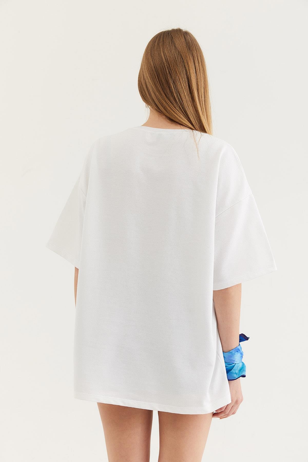 Bisiklet Yaka Oversize T-Shirt Beyaz · 2
