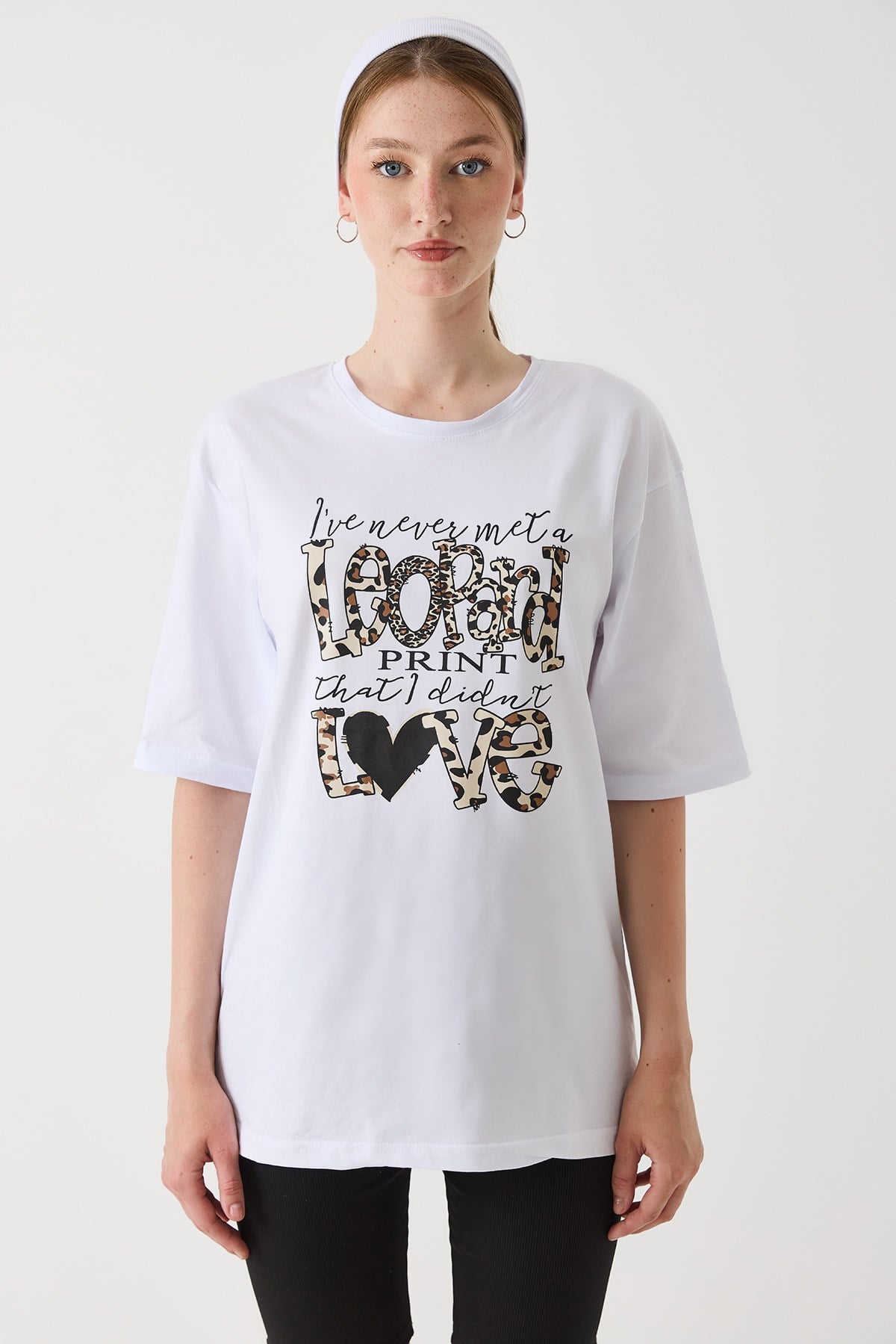 Kadın  Bisiklet Yaka Rahat Kesim Kısa Kol Tshirt Beyaz