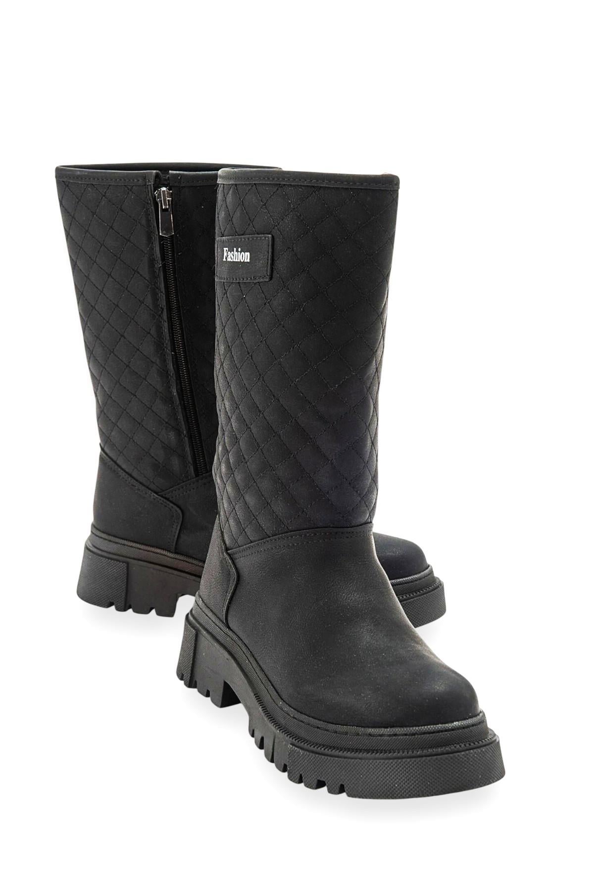 Kadın Kapitone Desen Kaydırmaz Taban Siyah Çizme / Bot 