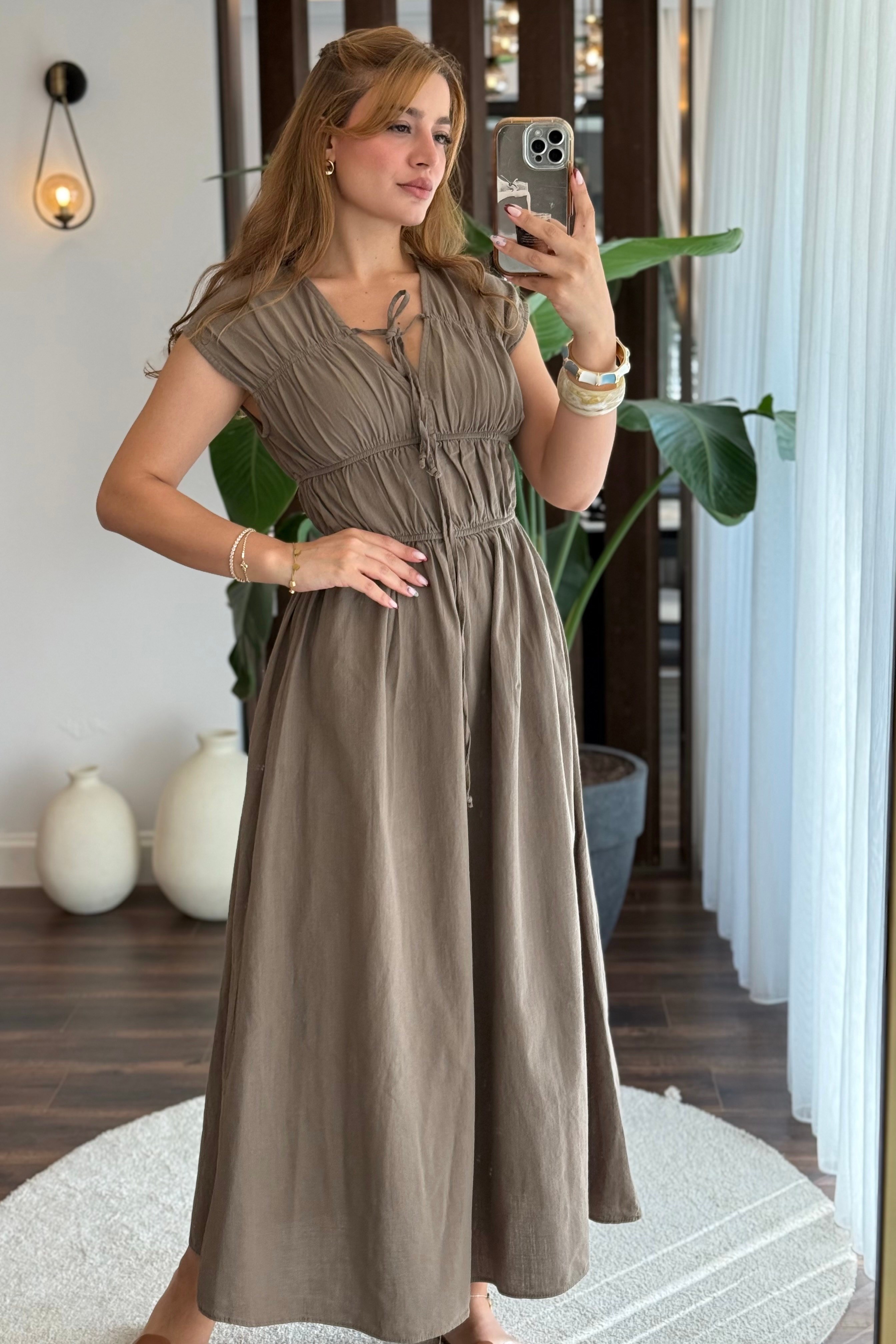 Kadın V Yakalı Bağlama Detaylı Lastik Detaylı  Elbise Haki