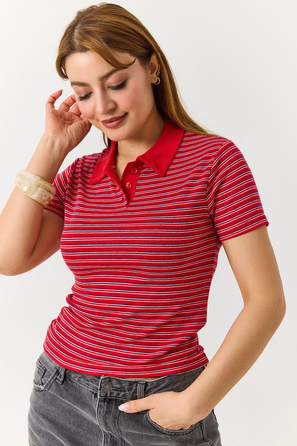 Polo Yaka Düğmeli Çizgili Kısa Kollu Tshirt Kırmızı