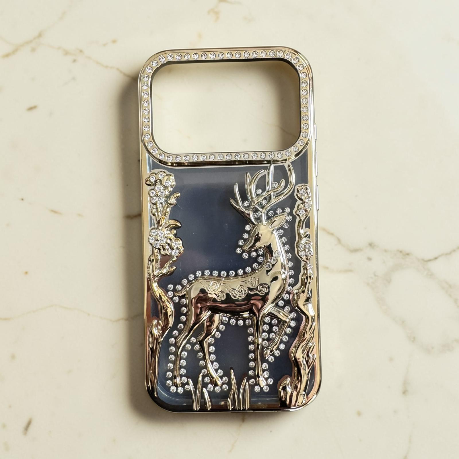 İphone 17 Pro Uyumlu Geyik ve Çiçek Kabartmalı Kılıf Gold