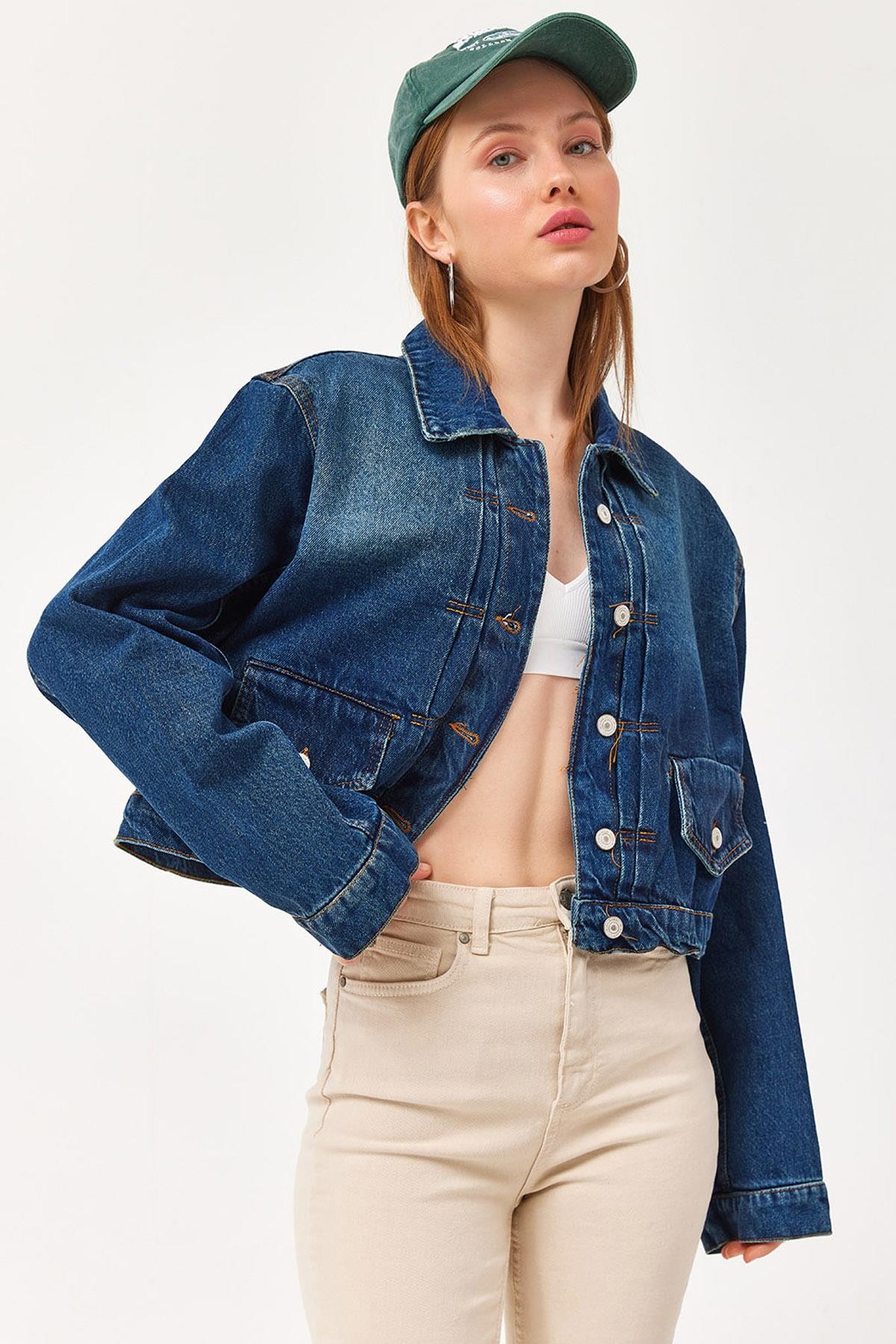 Kapak Cepli Önü Pile Detaylı Crop Ceket Lacivert · 5