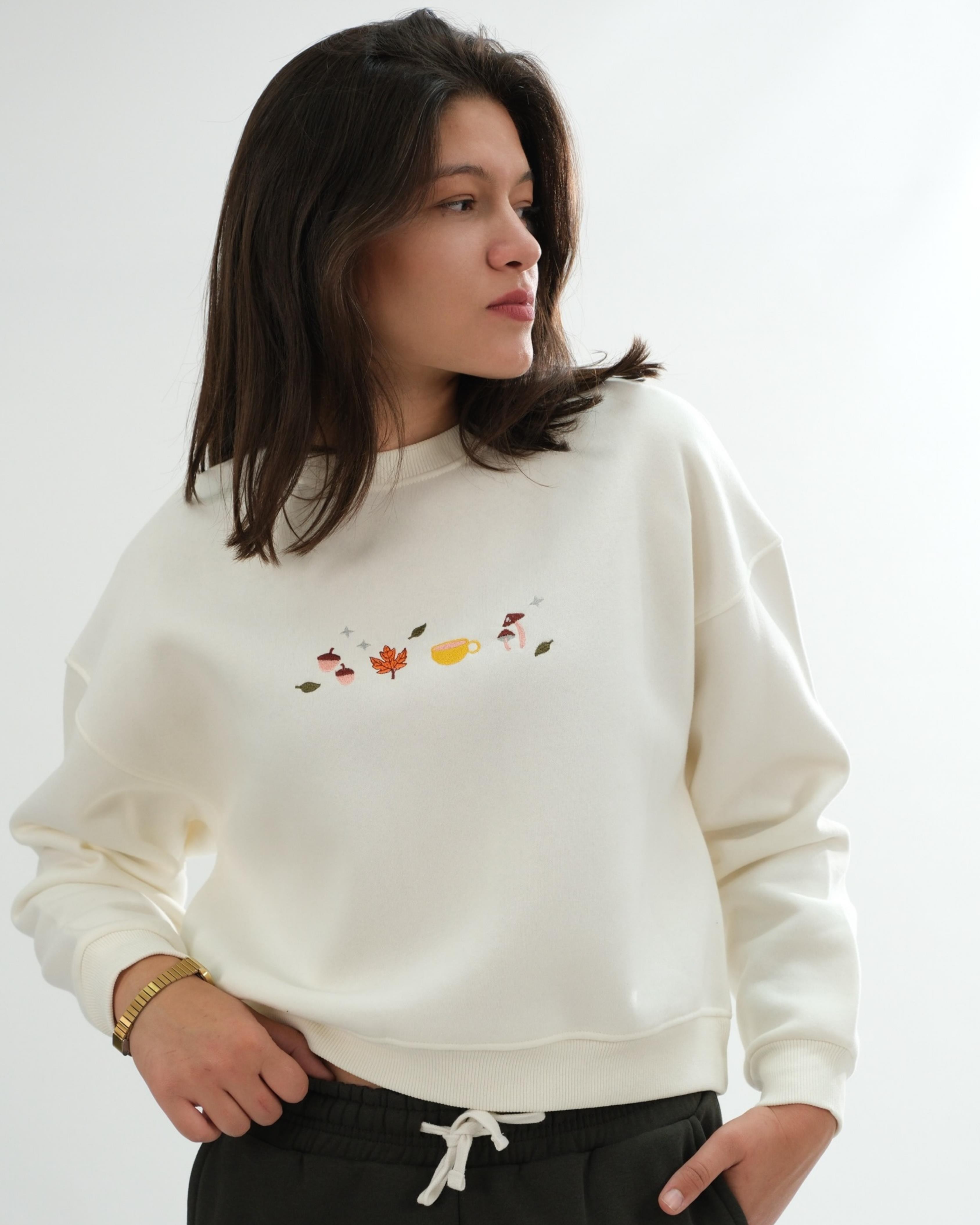  Kadın Nakış Detaylı Üç İplik Şardonlu Sweatshirt