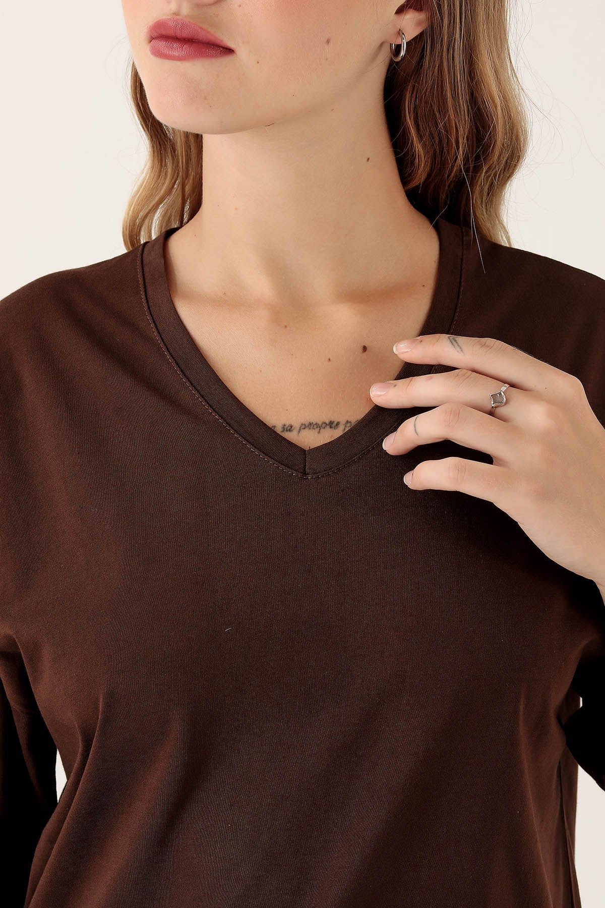 Acı Kahve V Yaka Oversize Tişört 9002M