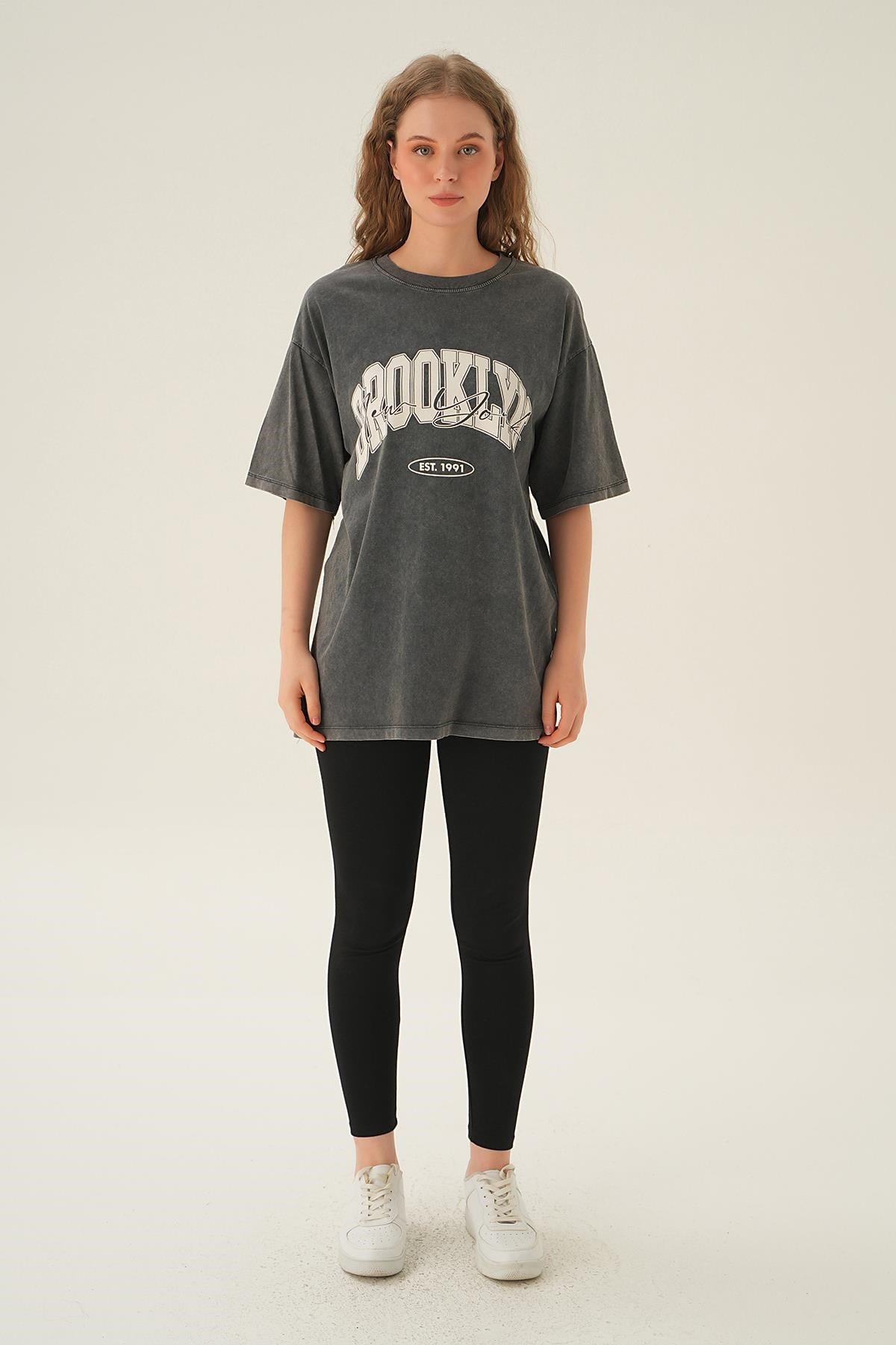 Antrasit Brooklyn Baskı Oversize Tişört 3905