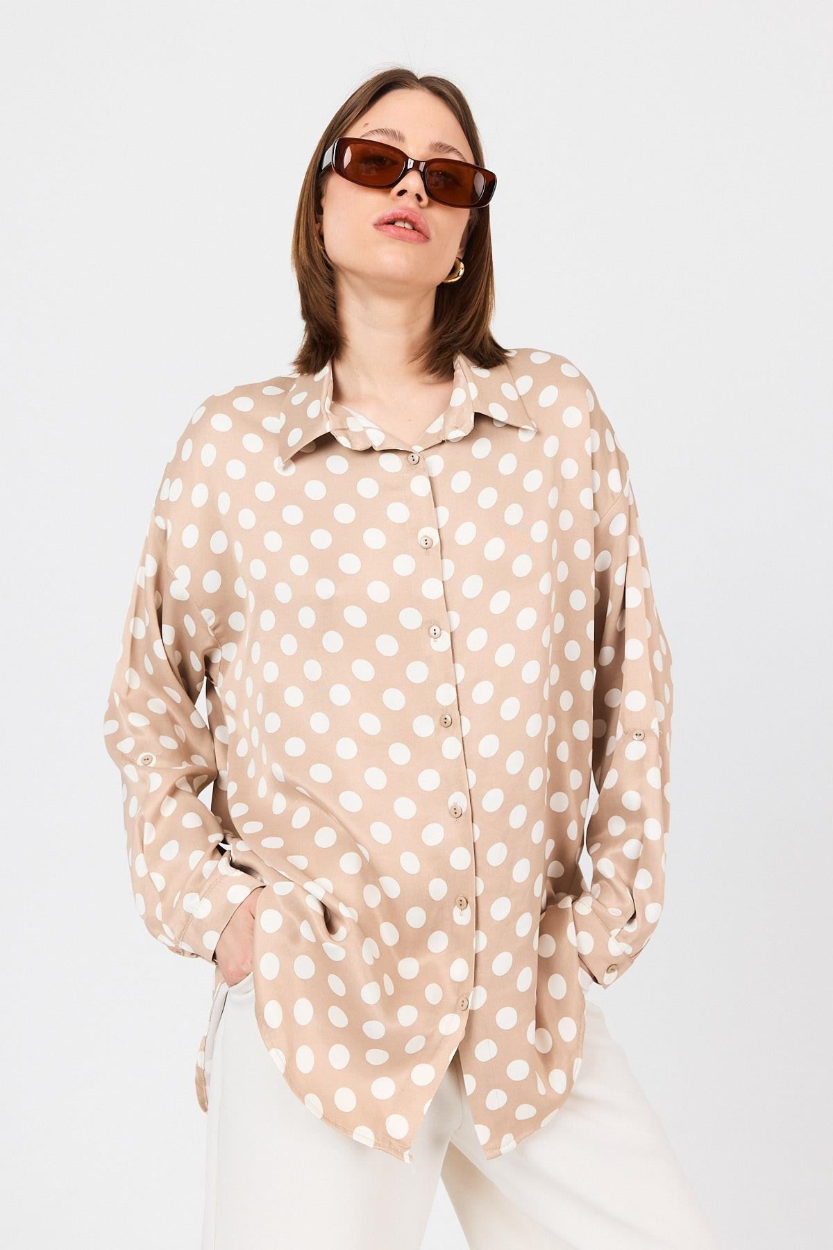 Bej Puantiye Desen Oversize Saten Gömlek 9411