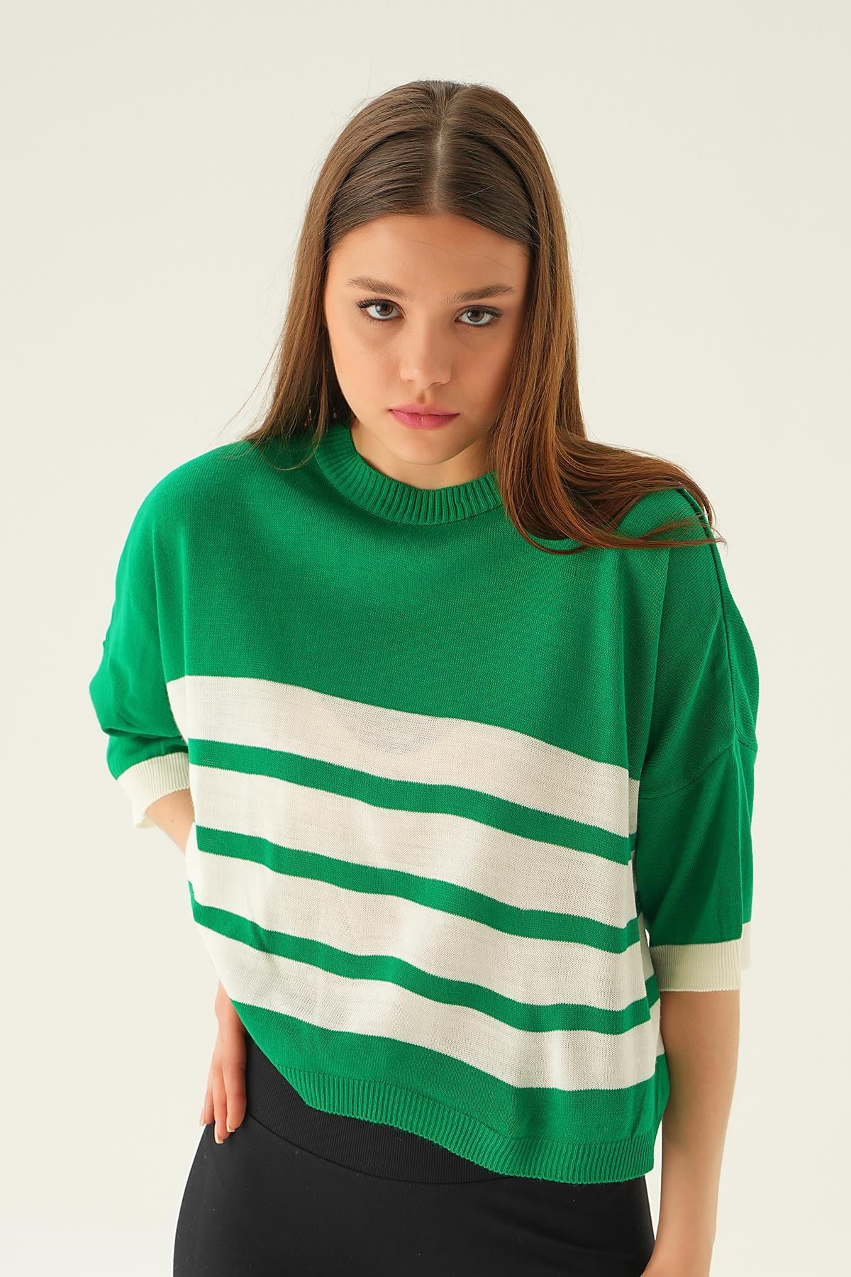 Benetton Yeşili Çizgi Detay Oversize Tişört 1454