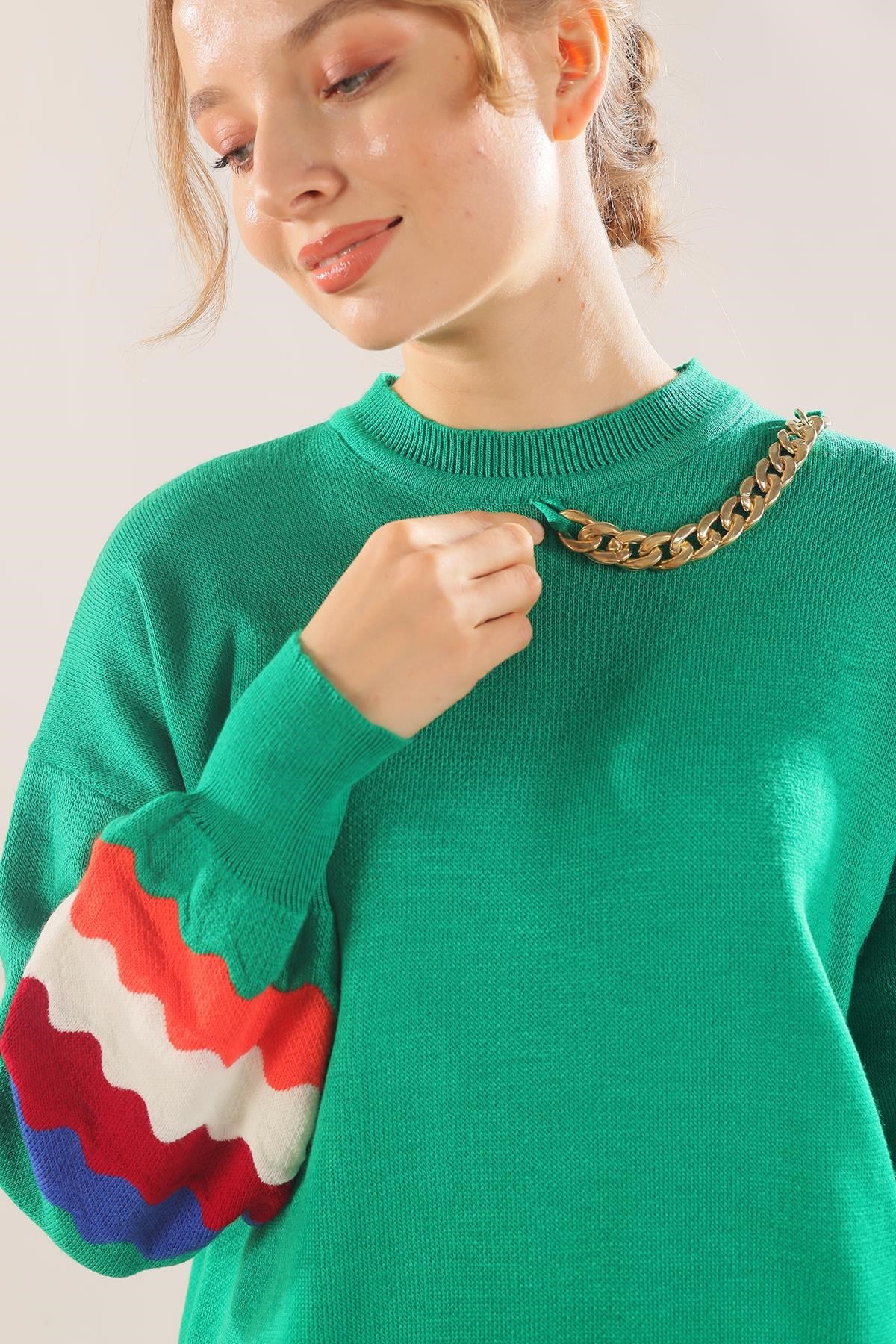Benetton Yeşili Kolye Detay Kol Renkli Kazak 090