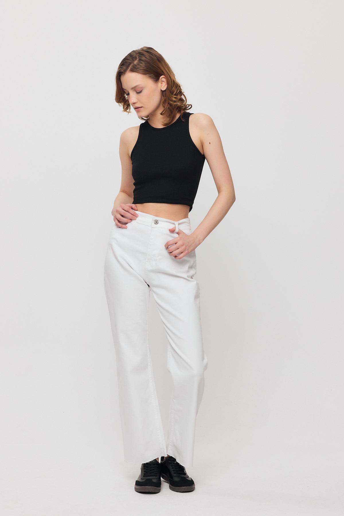 Beyaz 12032 Paçası Kesik Straight Jean