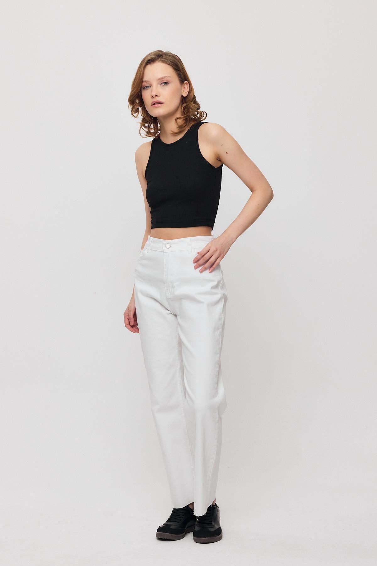 Beyaz 12032 Paçası Kesik Straight Jean
