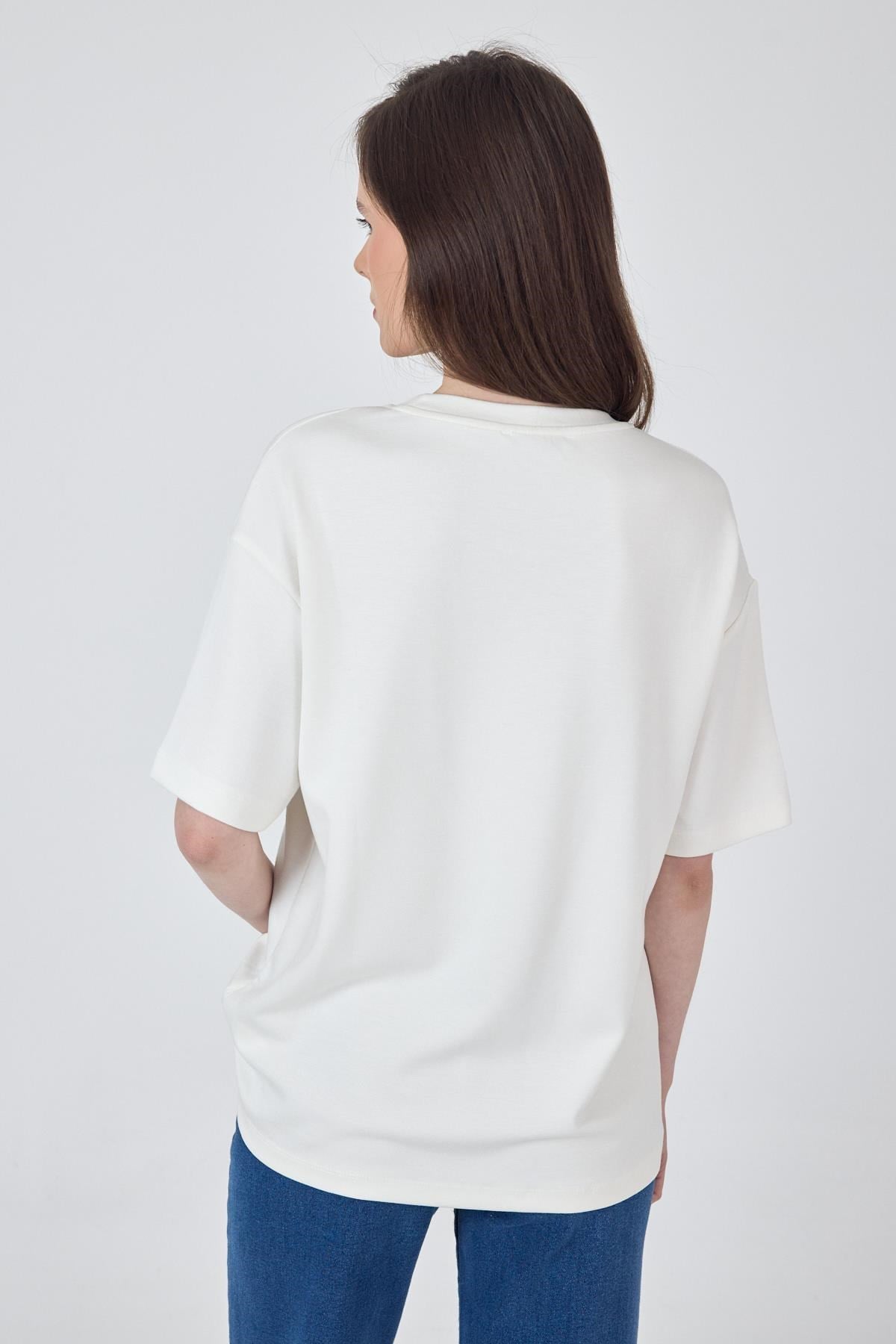 Beyaz Ayıcık Baskılı Bisiklet Yaka Oversize Tişört 5530