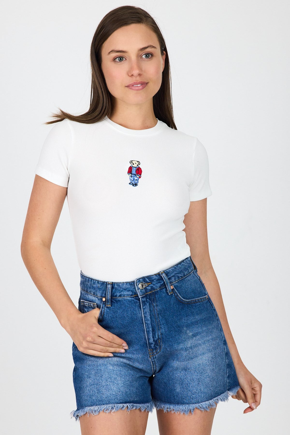 Beyaz Ayıcık Nakış İşlemeli Crop Tişört 9203M