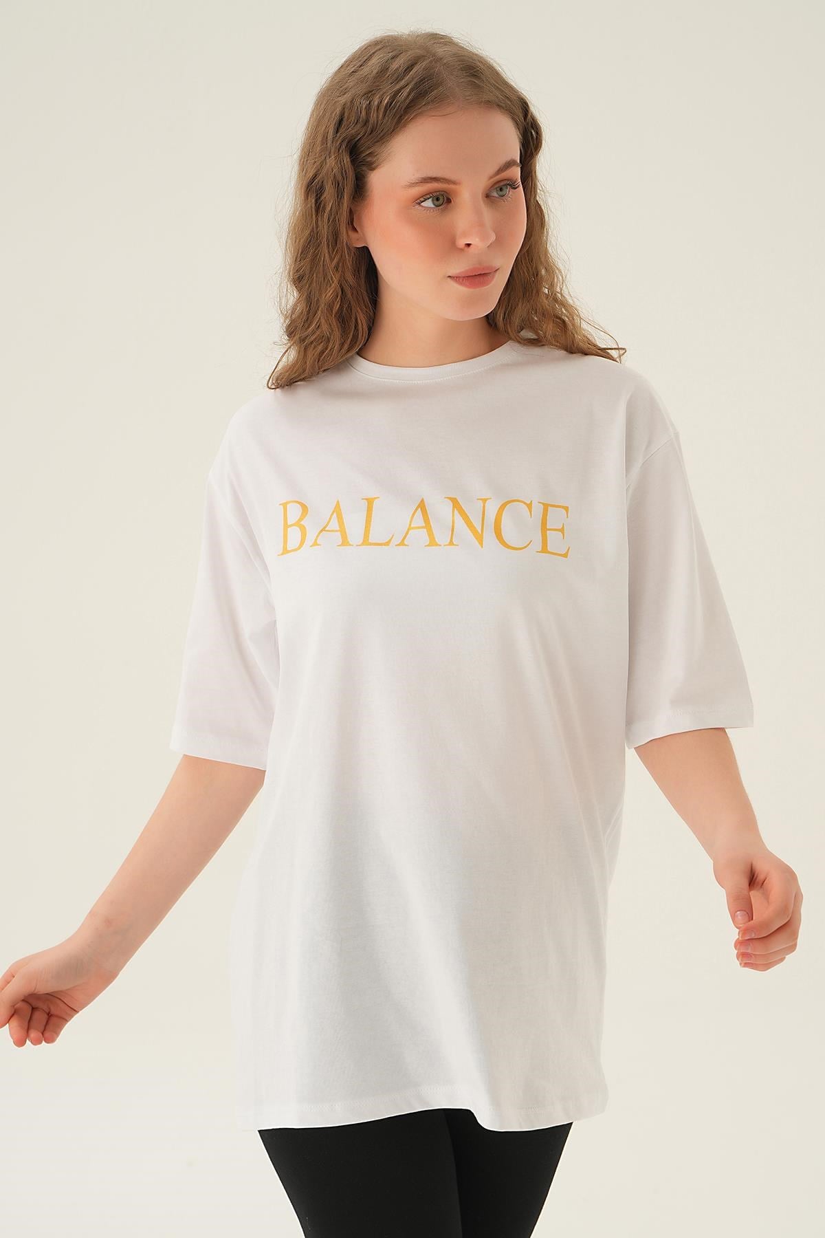 Beyaz Balance Baskı Oversize Tişört 1697