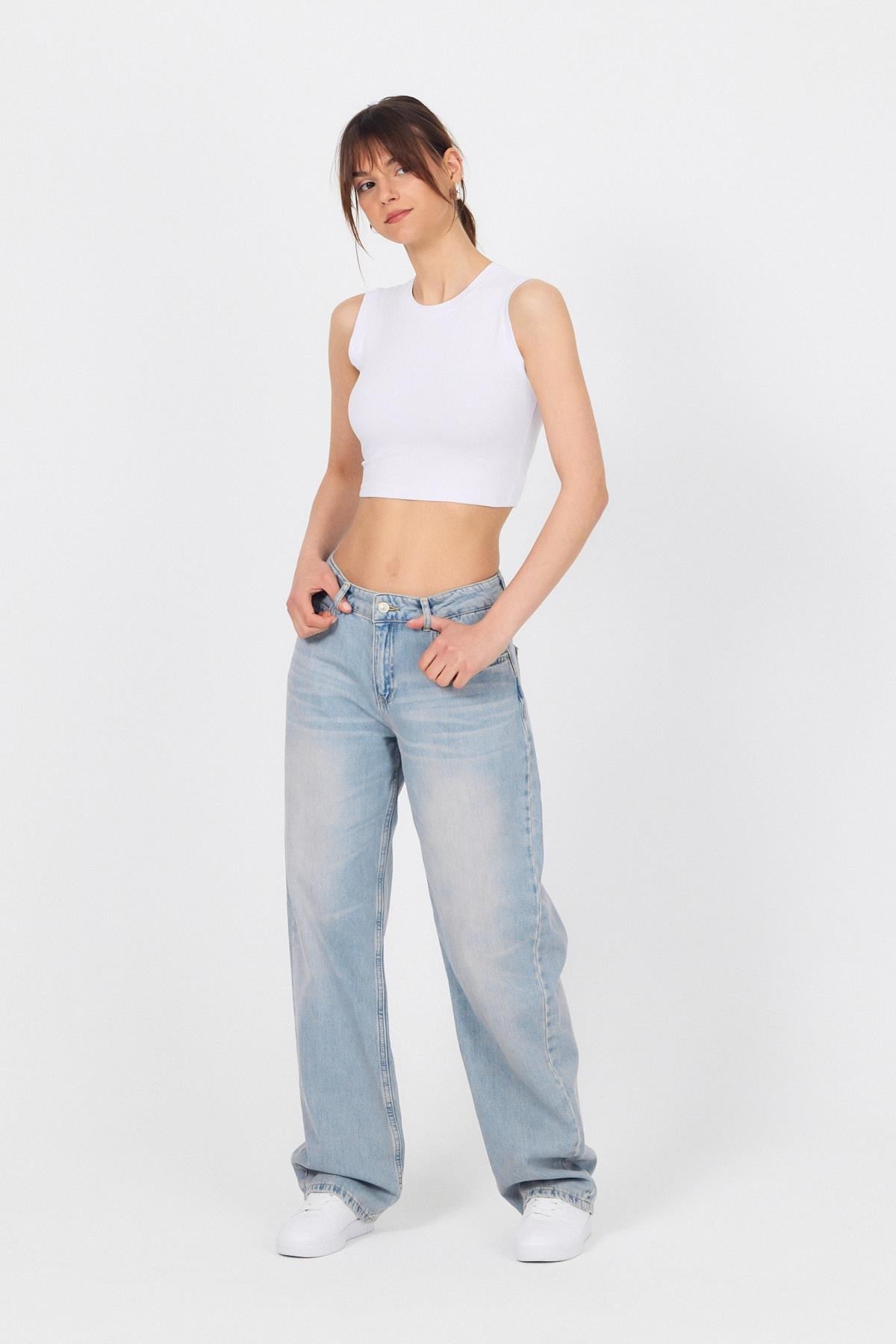 Beyaz Bisiklet Yaka Crop Atlet 9189M